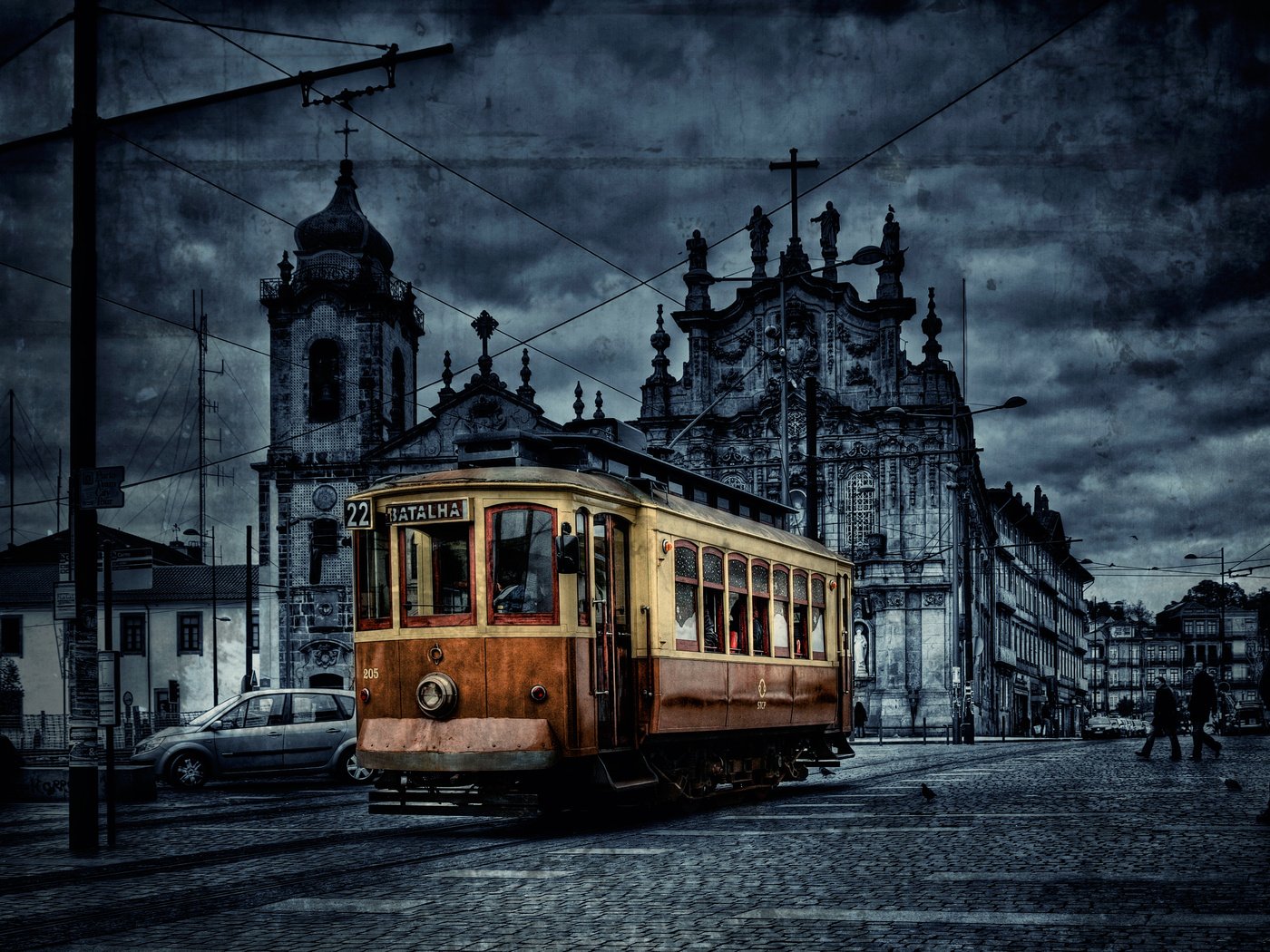 Обои город, цвет, дома, здания, сумерки, трамвай, the city, color, home, building, twilight, tram разрешение 3800x2533 Загрузить