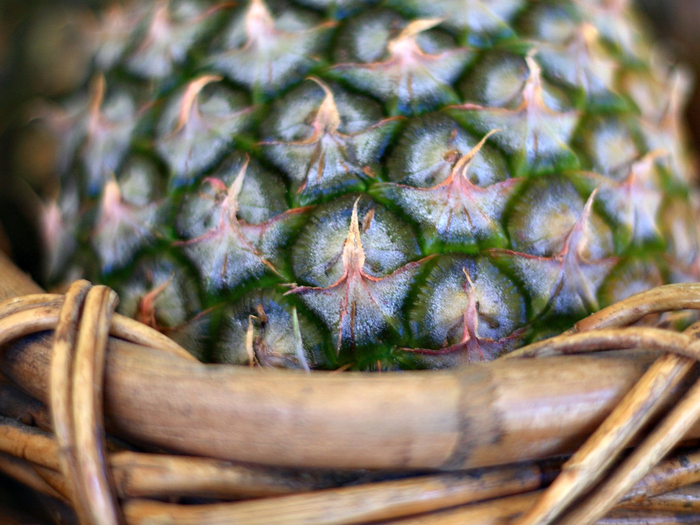 Обои макро, корзина, ананас, macro, basket, pineapple разрешение 1920x1080 Загрузить