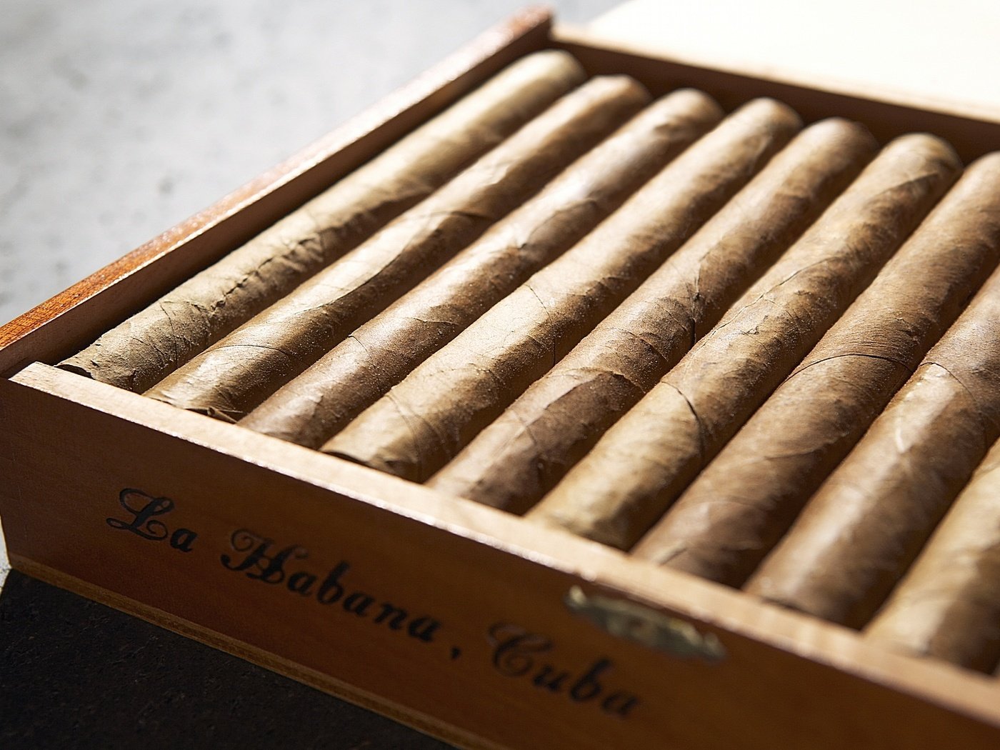 Обои коробка, сигары, табак, кубинские сигары, box, cigars, tobacco, cuban cigars разрешение 1920x1200 Загрузить