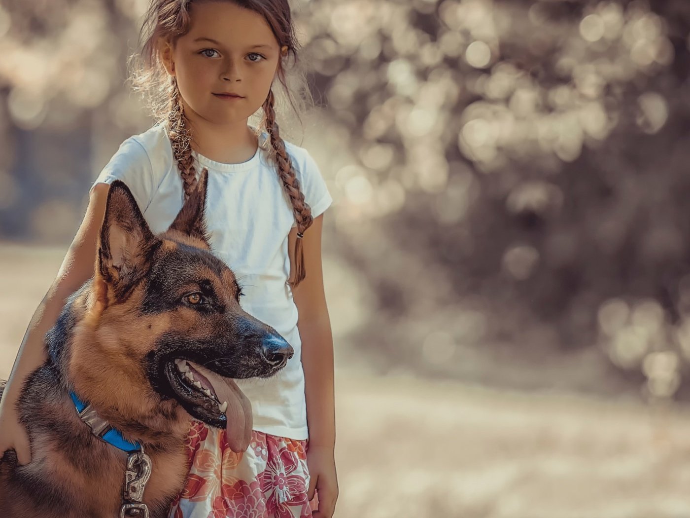 Обои собака, девочка, ребенок, друзья, немецкая овчарка, dog, girl, child, friends, german shepherd разрешение 1920x1200 Загрузить