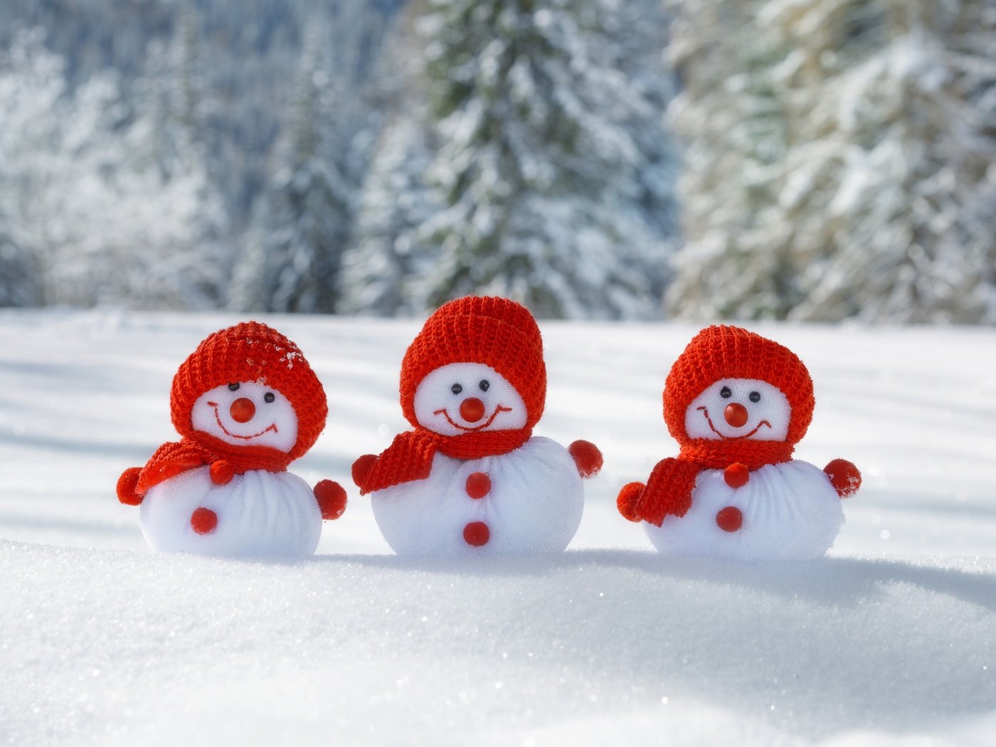 Обои снег, зима, фигурки, снеговики, snow, winter, figures, snowmen разрешение 2880x1800 Загрузить