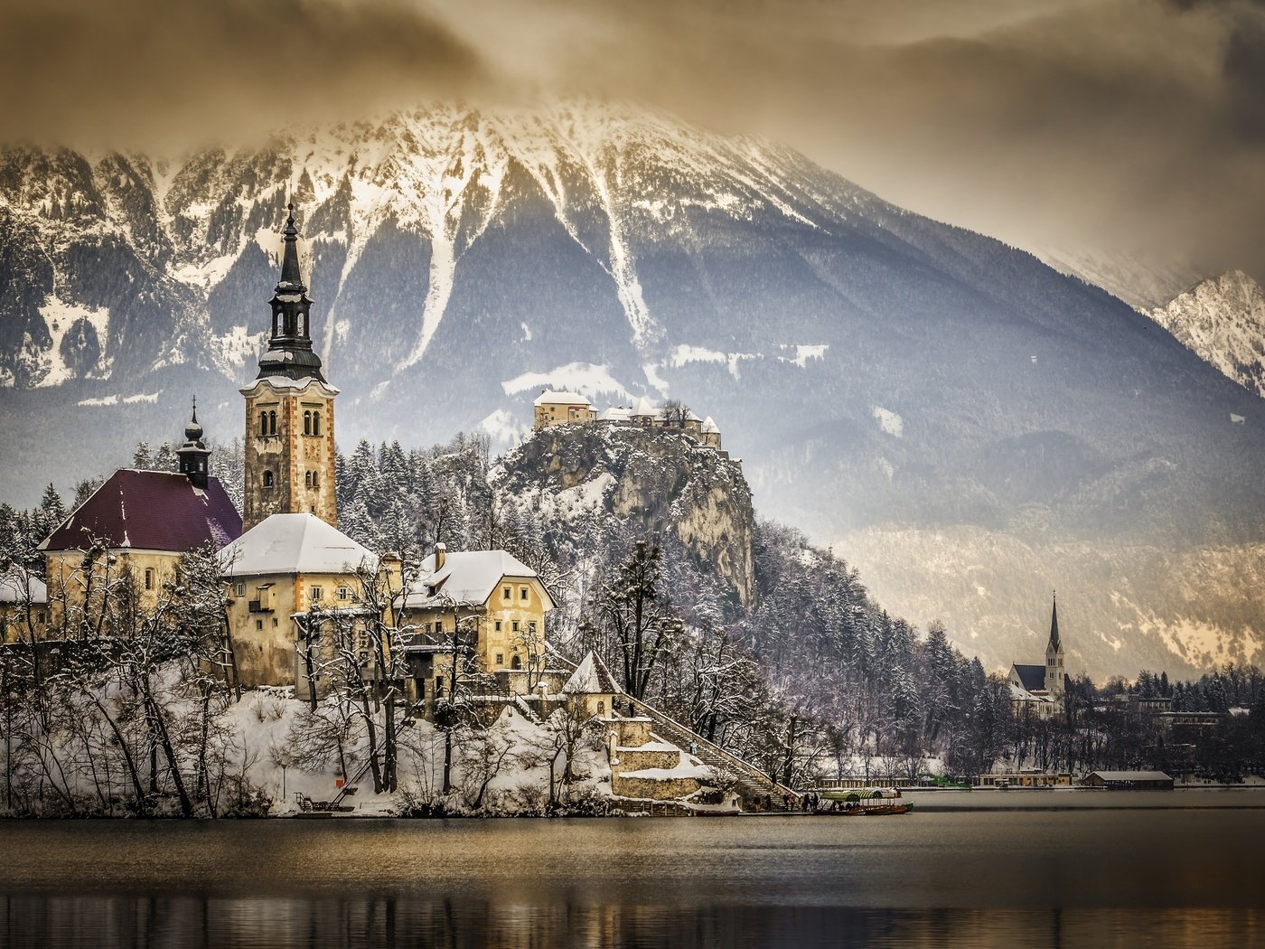 Обои озеро, горы, зима, словения, бледское озеро, lake, mountains, winter, slovenia, lake bled разрешение 2048x1365 Загрузить