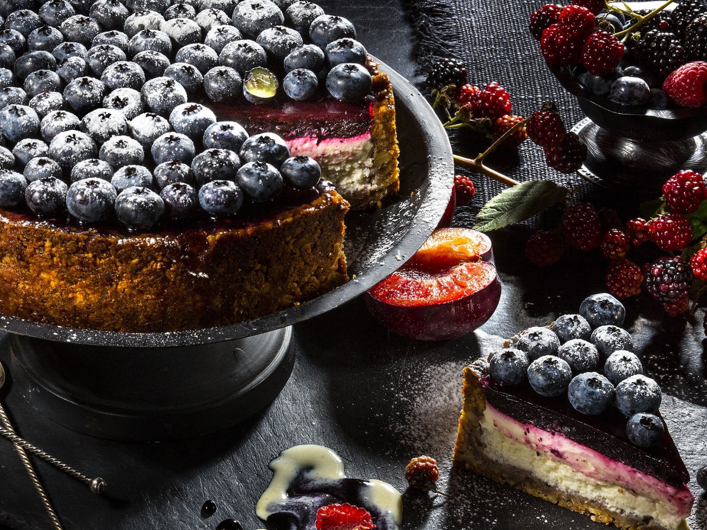 Обои ягоды, персик, торт, ежевика, голубика, berries, peach, cake, blackberry, blueberries разрешение 2112x1188 Загрузить