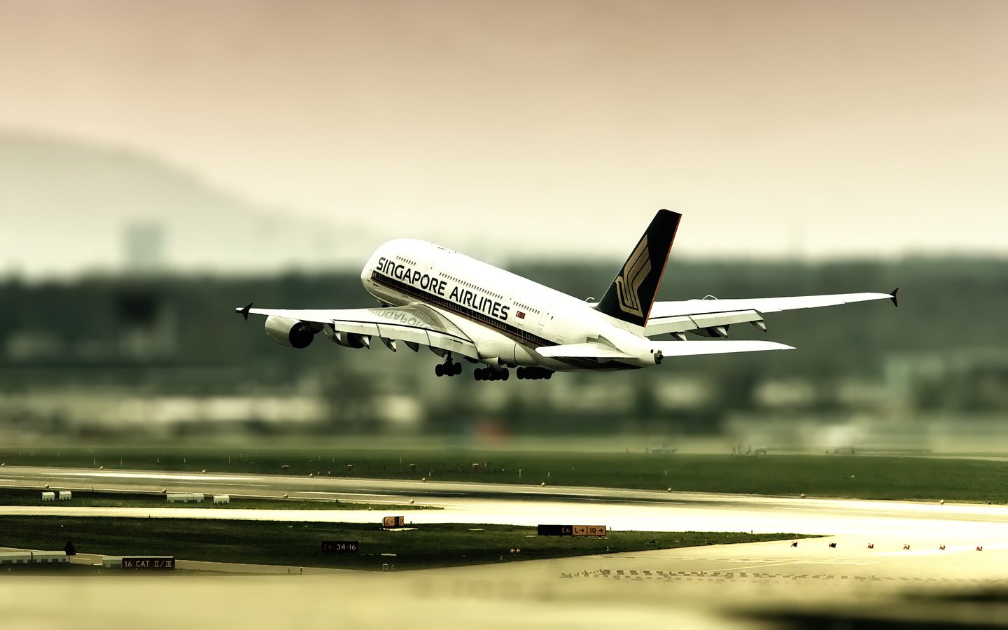 Обои airbus 380, zurich airport, взлёт, tilt shift, the rise разрешение 2560x1600 Загрузить