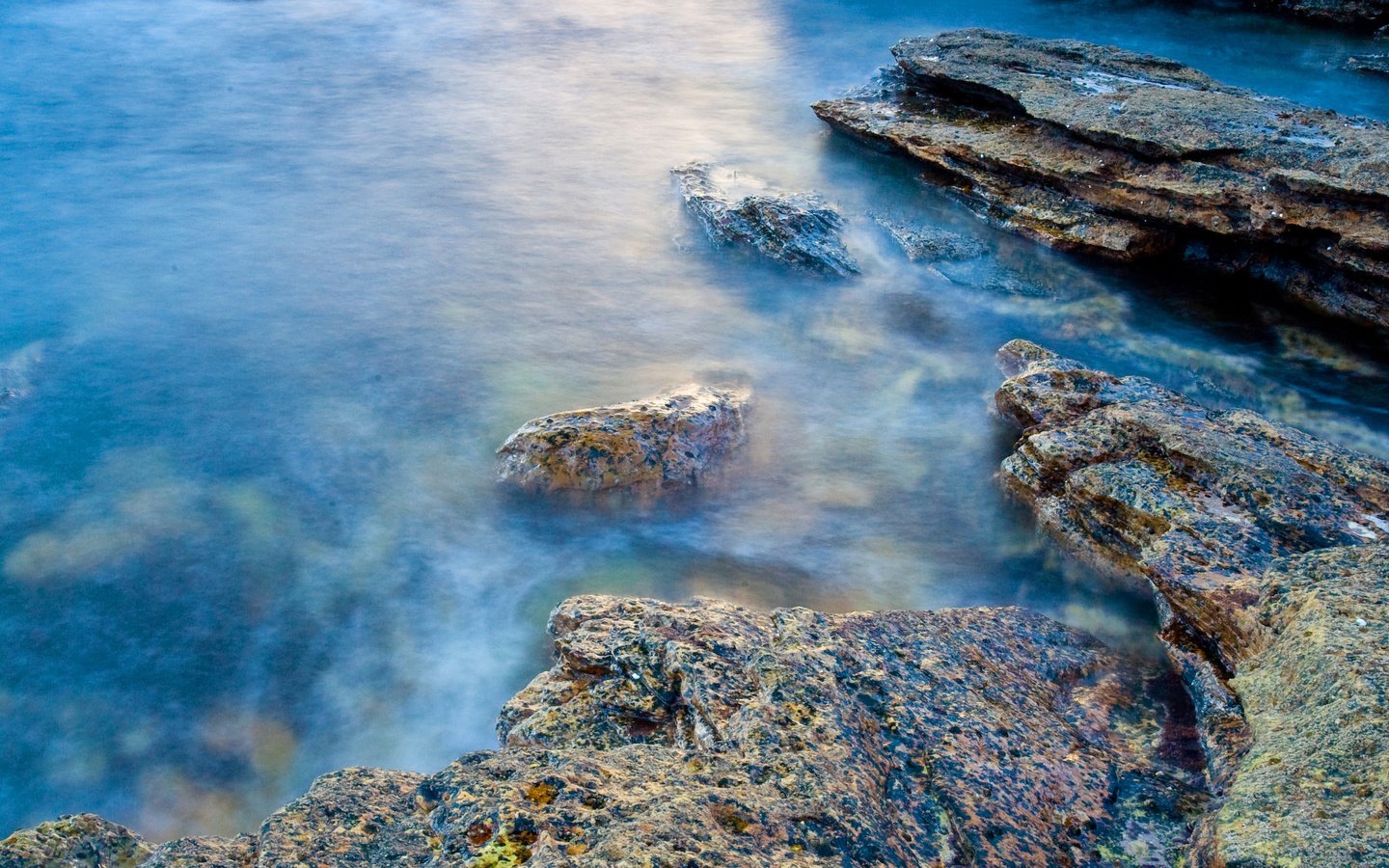 Обои вода, камни, берег, water, stones, shore разрешение 1920x1200 Загрузить