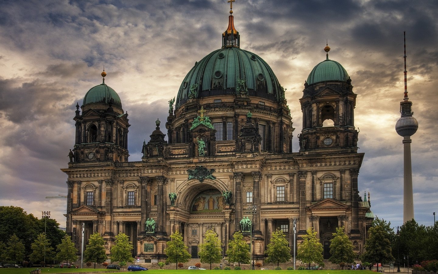 Обои небо, собор, германия, купол, берлинский кафедральный собор, the sky, cathedral, germany, the dome, berlin cathedral разрешение 2560x1600 Загрузить