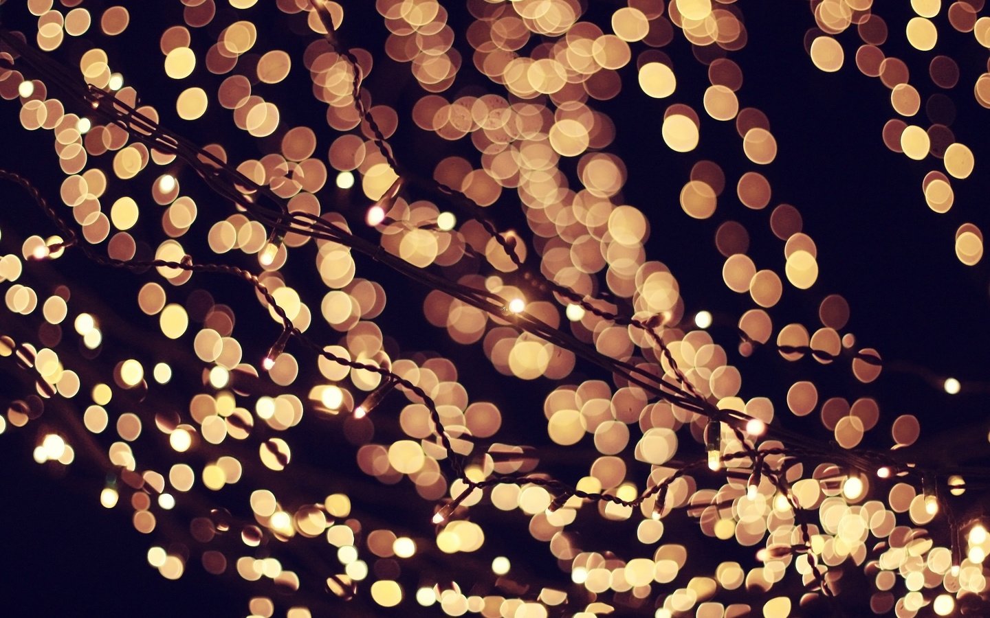 Обои боке, свет, ночь, огни, вечер, новый год, праздники, рождество, гирлянда, bokeh, light, night, lights, the evening, new year, holidays, christmas, garland разрешение 2048x1365 Загрузить