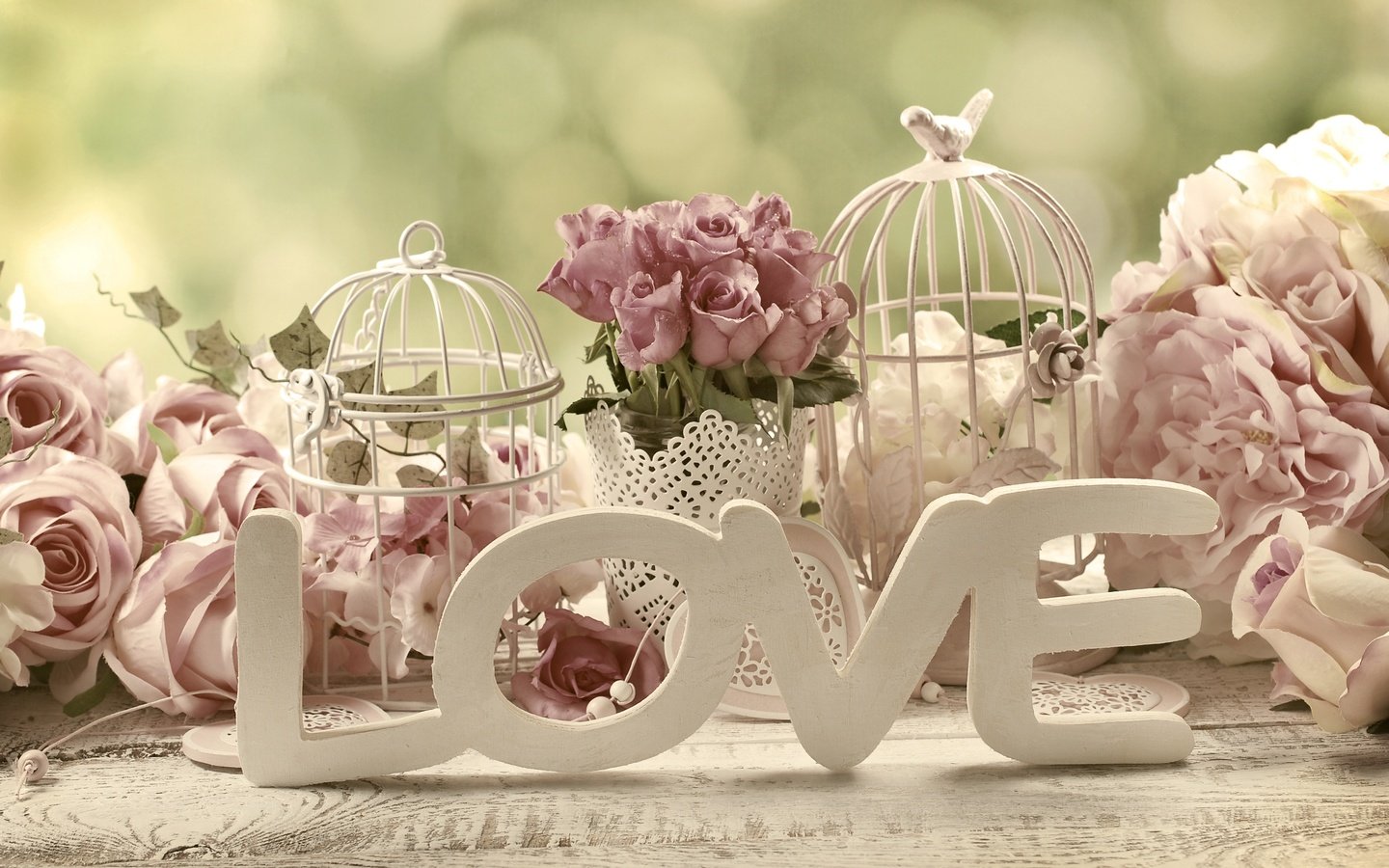 Обои розы, роз, влюбленная, лепестки, пинк, сердечки, сердечка, романтик, дерева, пастель,  цветы, розовые розы, roses, love, petals, pink, hearts, heart, romantic, wood, pastel, flowers, pink roses разрешение 3872x2592 Загрузить