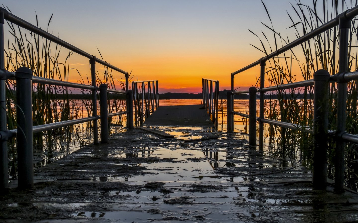 Обои озеро, мостик, закат, пирс, lake ontario, braddock bay, lake, the bridge, sunset, pierce разрешение 2048x1536 Загрузить