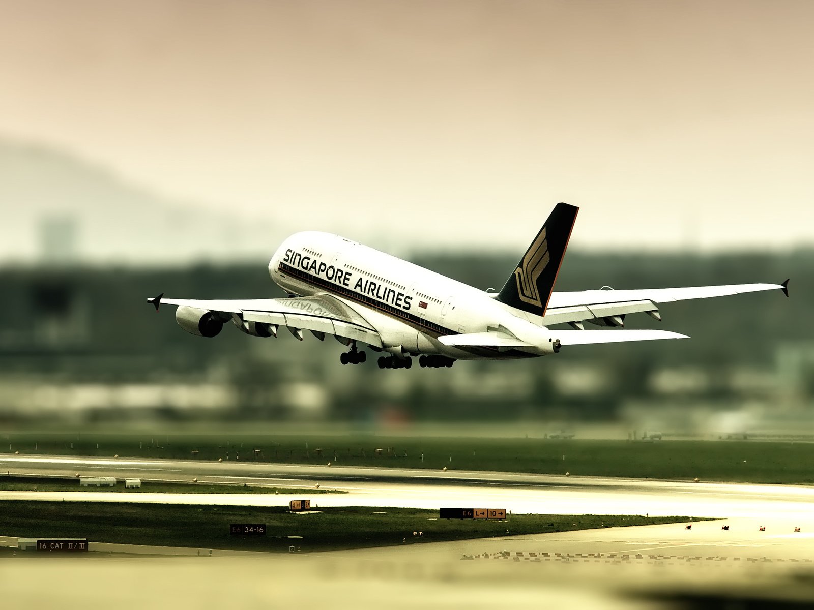 Обои airbus 380, zurich airport, взлёт, tilt shift, the rise разрешение 2560x1600 Загрузить