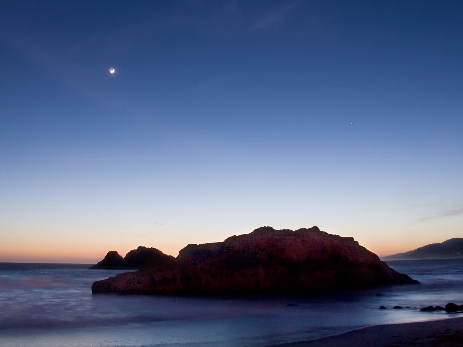 Обои закат, море, скала, луна, sunset, sea, rock, the moon разрешение 1920x1200 Загрузить
