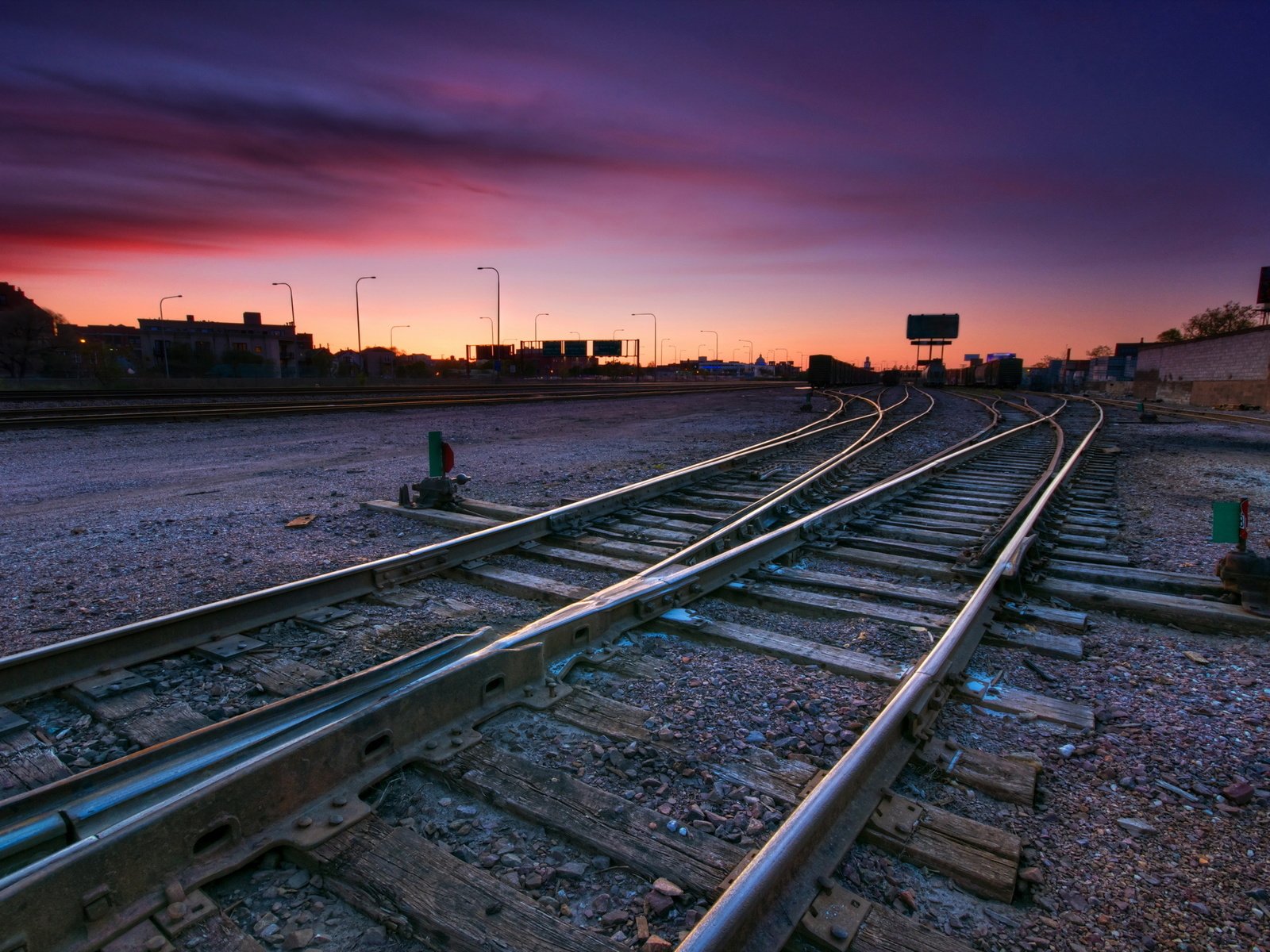 Обои железная дорога, рельсы, закат, город, railroad, rails, sunset, the city разрешение 2560x1600 Загрузить