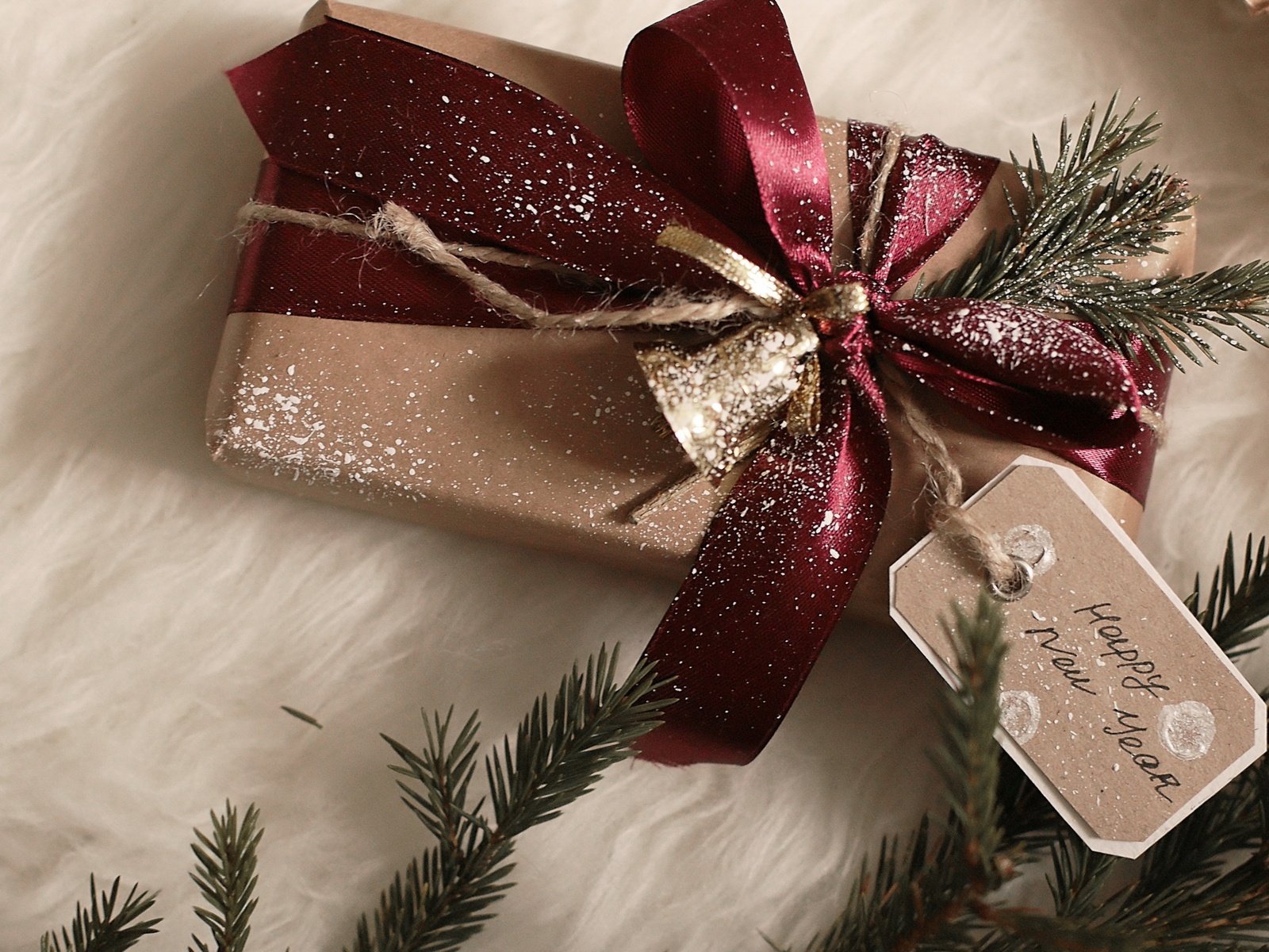 Обои новый год, елка, подарок, рождество, декорация, new year, tree, gift, christmas, decoration разрешение 3036x2024 Загрузить
