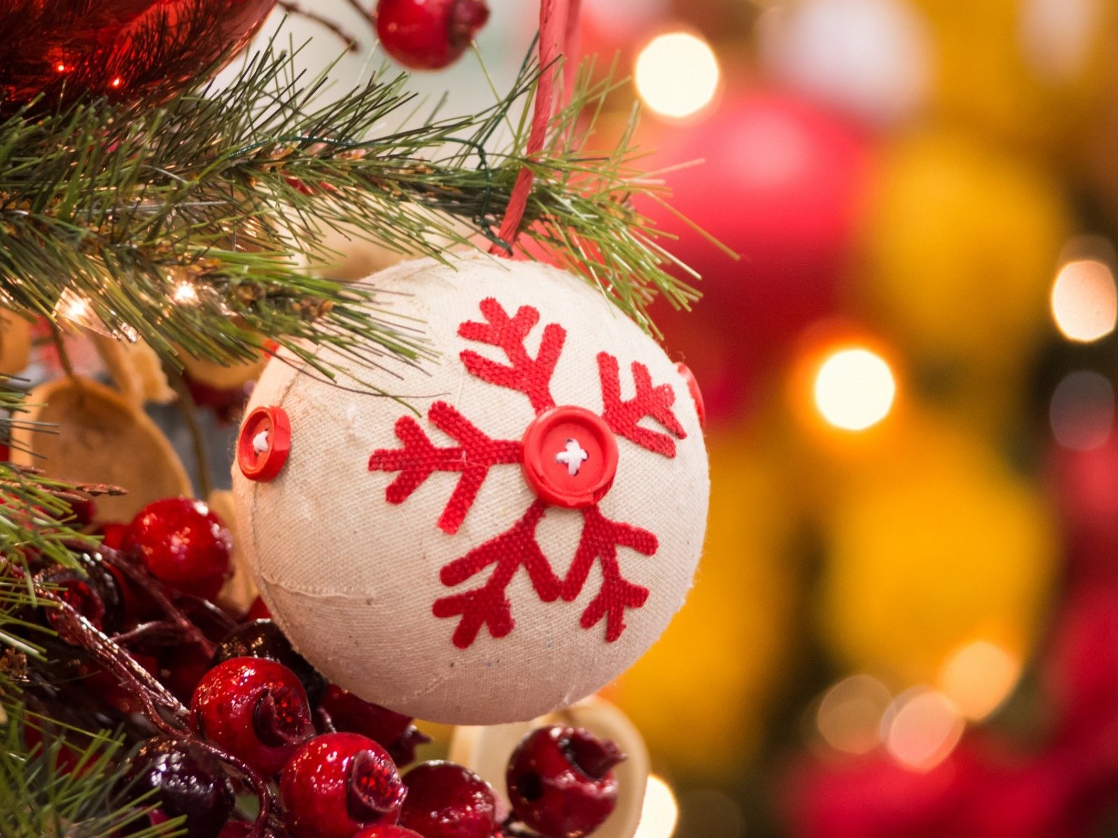 Обои новый год, елка, шар, праздник, рождество, елочные игрушки, новогодний шар, new year, tree, ball, holiday, christmas, christmas decorations, christmas ball разрешение 1920x1200 Загрузить