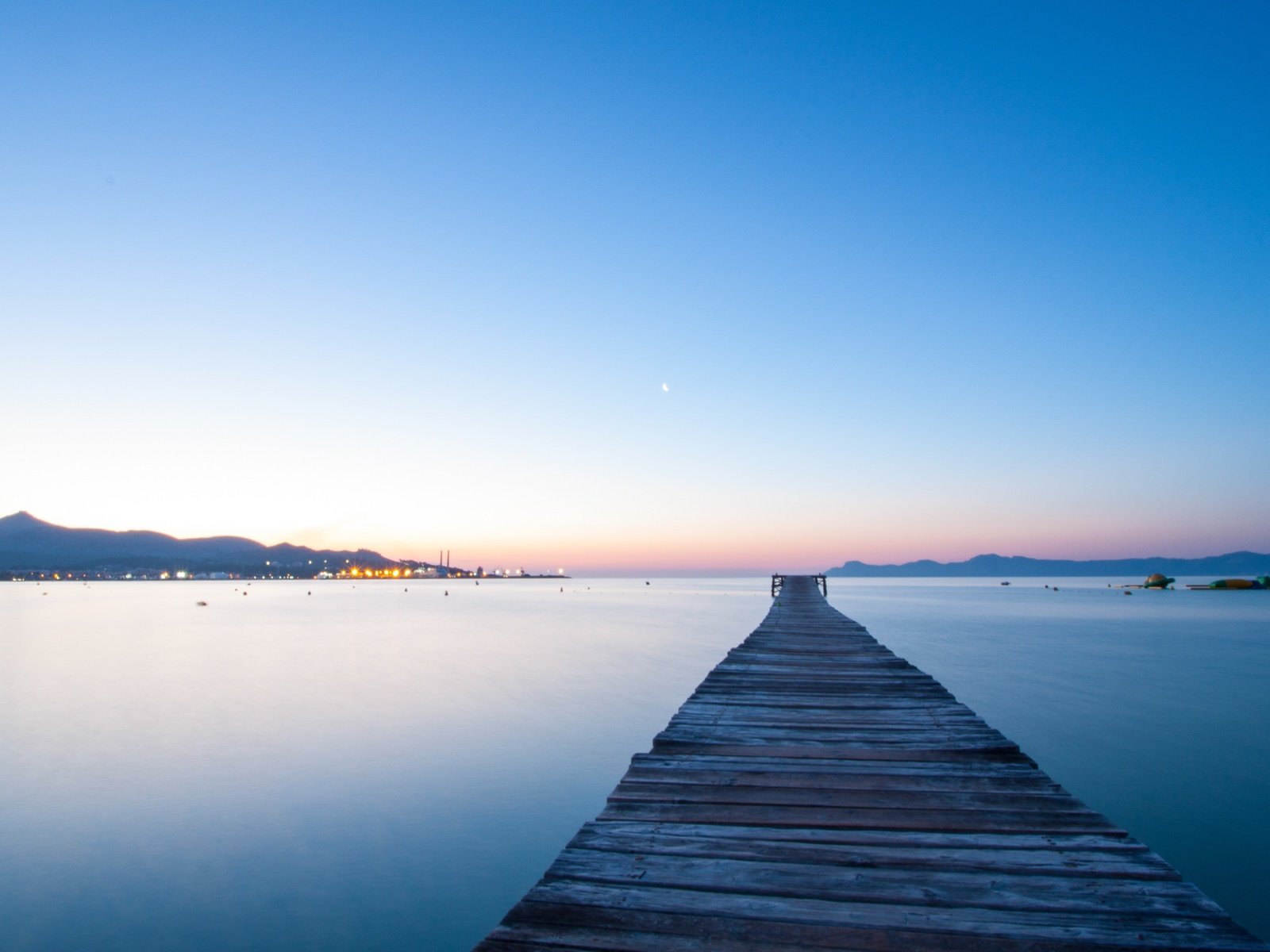 Обои небо, закат, горизонт, пирс, причал, испания, майорка, the sky, sunset, horizon, pierce, pier, spain, majorca разрешение 4010x2673 Загрузить