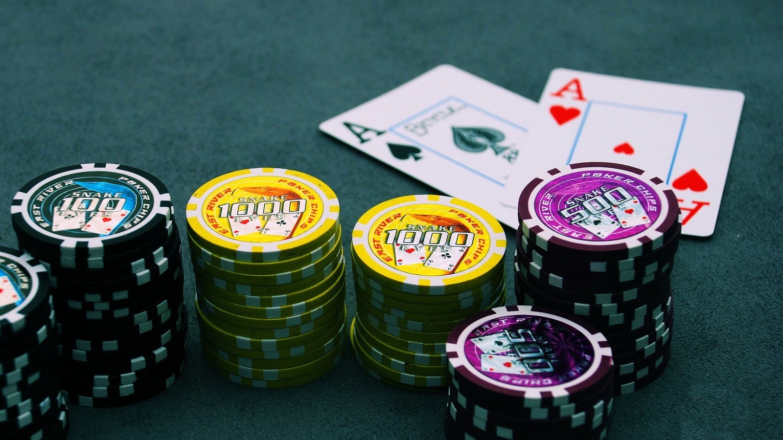Обои покер, фишки, азартные игры, игровой стол, poker, chips, gambling, the table разрешение 3274x2225 Загрузить