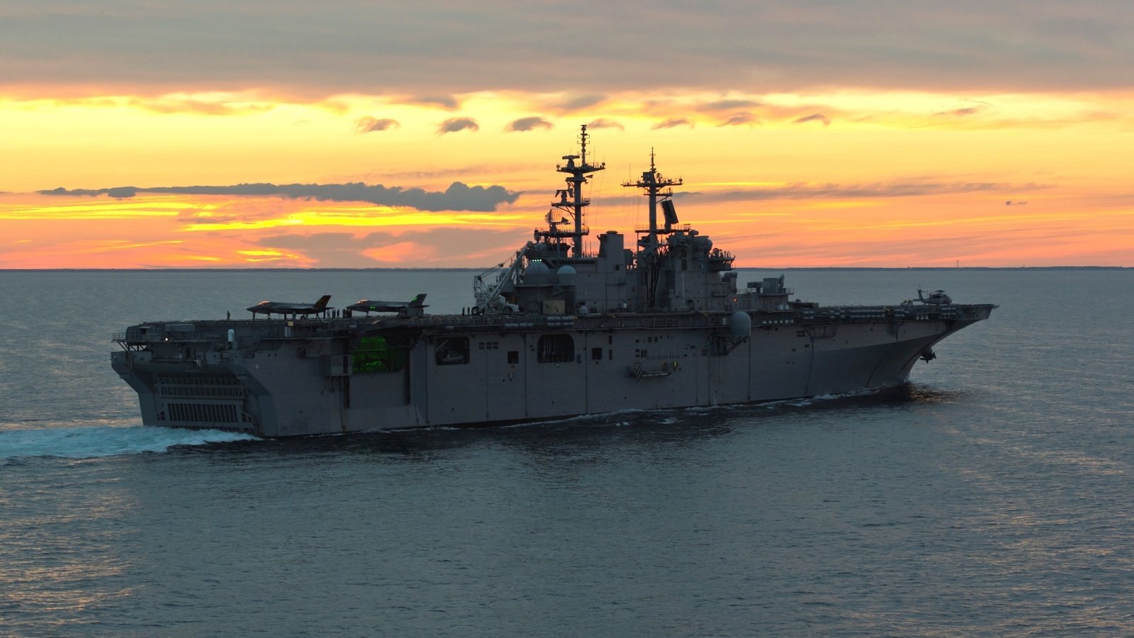 Обои вечер, закат, море, uss wasp lhd1, the evening, sunset, sea разрешение 2560x1600 Загрузить