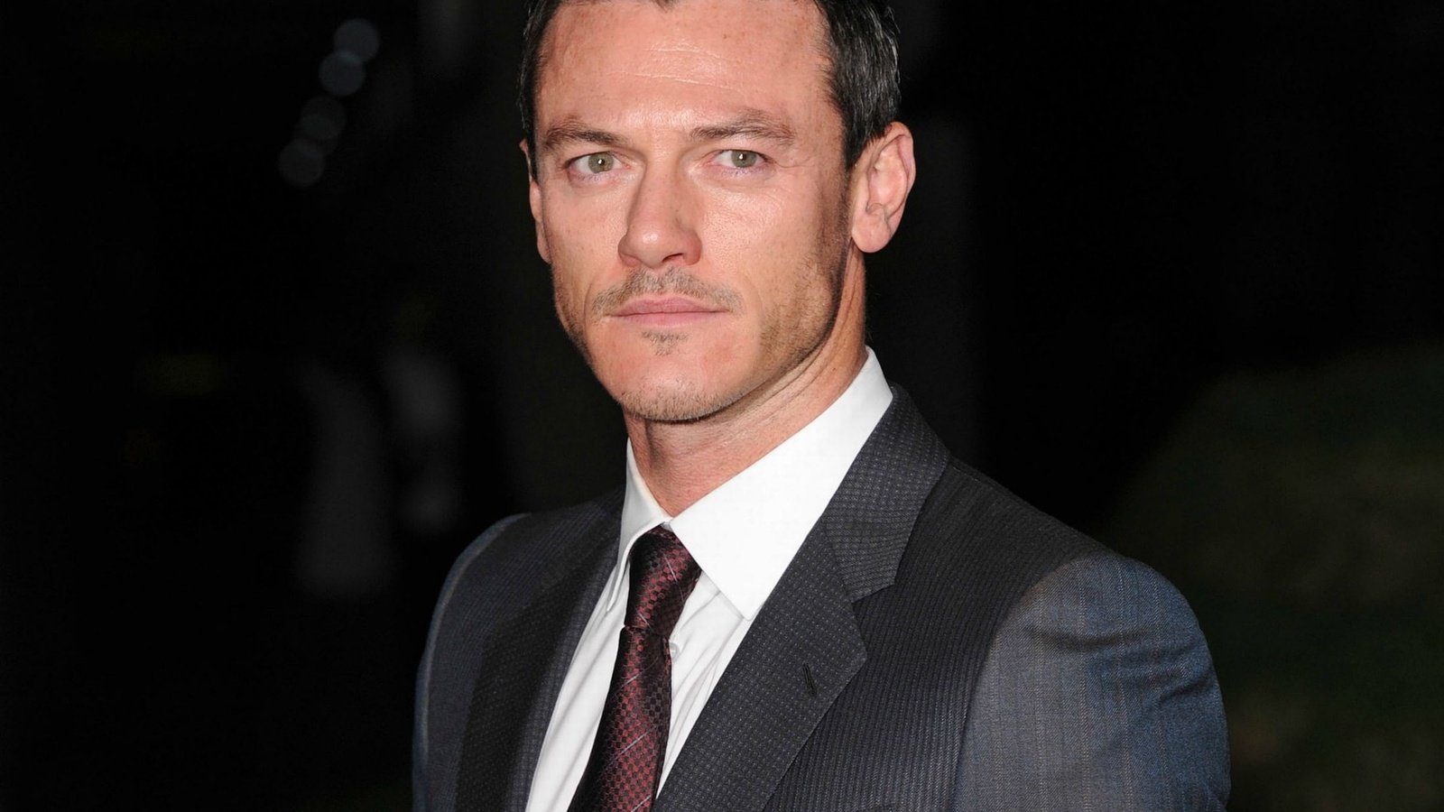 Обои взгляд, лицо, костюм, мужчина, люк эванс, look, face, costume, male, luke evans разрешение 2197x1463 Загрузить