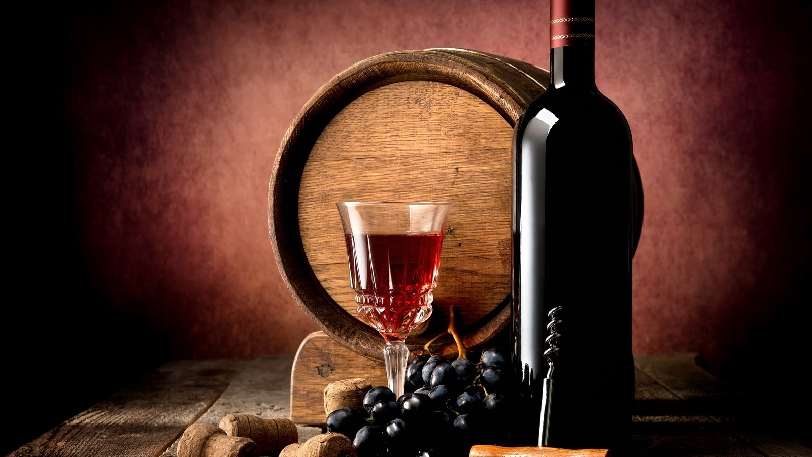 Обои виноград, полумрак, стол, пробки, доски, штопор, бокал, вино, бутылка, бочка, красное, grapes, twilight, table, tube, board, corkscrew, glass, wine, bottle, barrel, red разрешение 6102x4623 Загрузить
