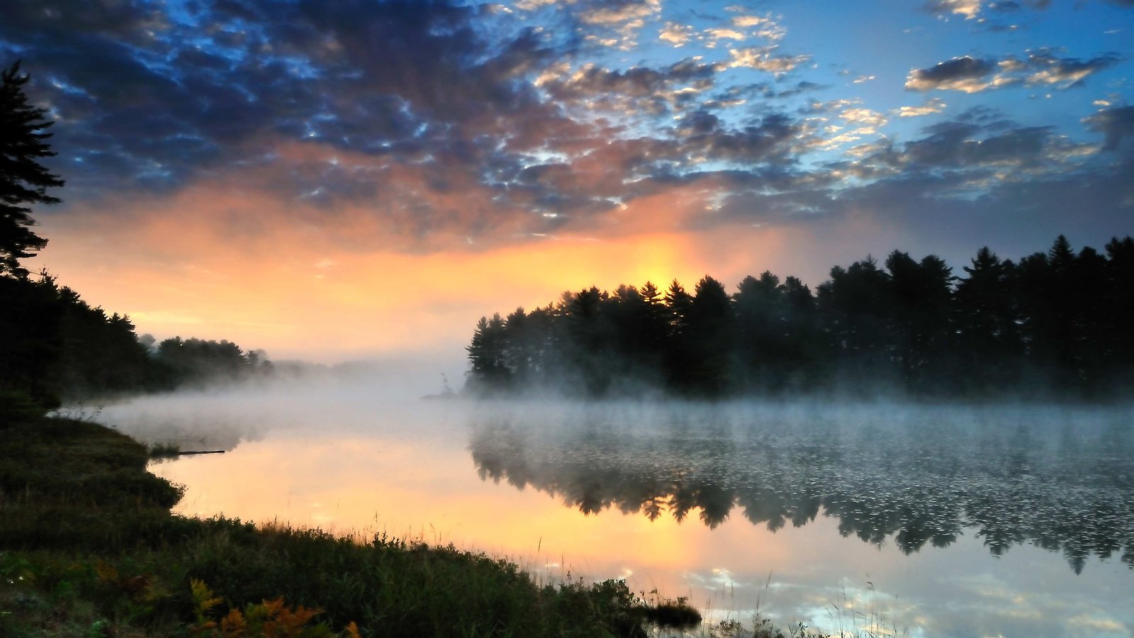 Обои облака, деревья, река, природа, лес, закат, пейзаж, туман, clouds, trees, river, nature, forest, sunset, landscape, fog разрешение 2560x1600 Загрузить