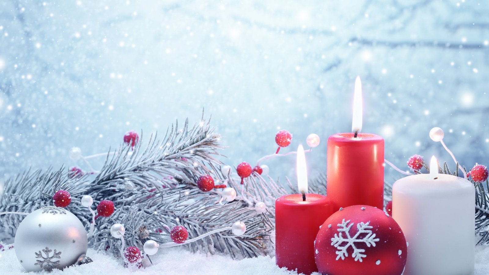 Обои свечи, новый год, рождество, елочные украшения, candles, new year, christmas, christmas decorations разрешение 2880x1800 Загрузить