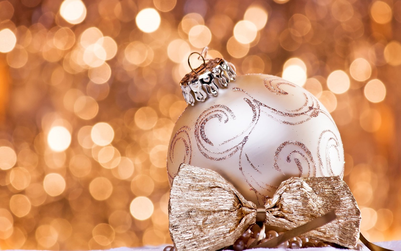 Обои огни, новый год, зима, шар, бант, новогодние украшения, lights, new year, winter, ball, bow, christmas decorations разрешение 1920x1080 Загрузить