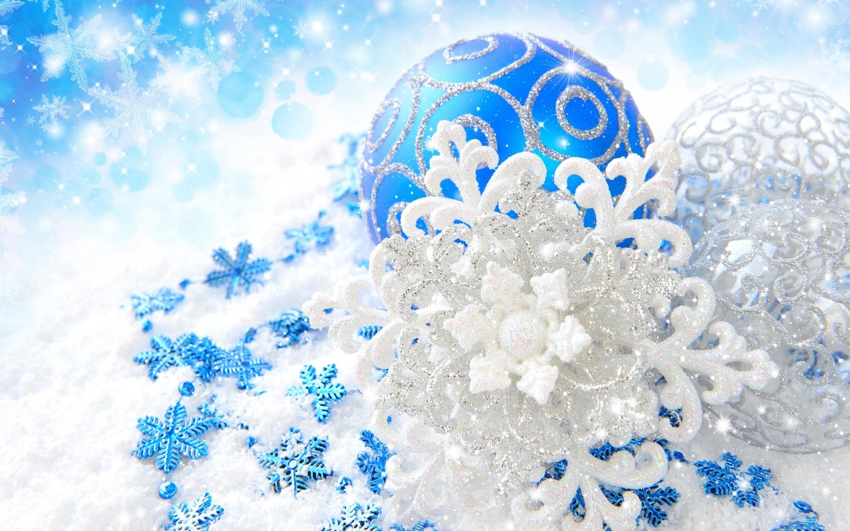 Обои серебристые, новый год, шары, снежинки, узоры, блеск, игрушки, белые, синие, silver, new year, balls, snowflakes, patterns, shine, toys, white, blue разрешение 2880x1800 Загрузить