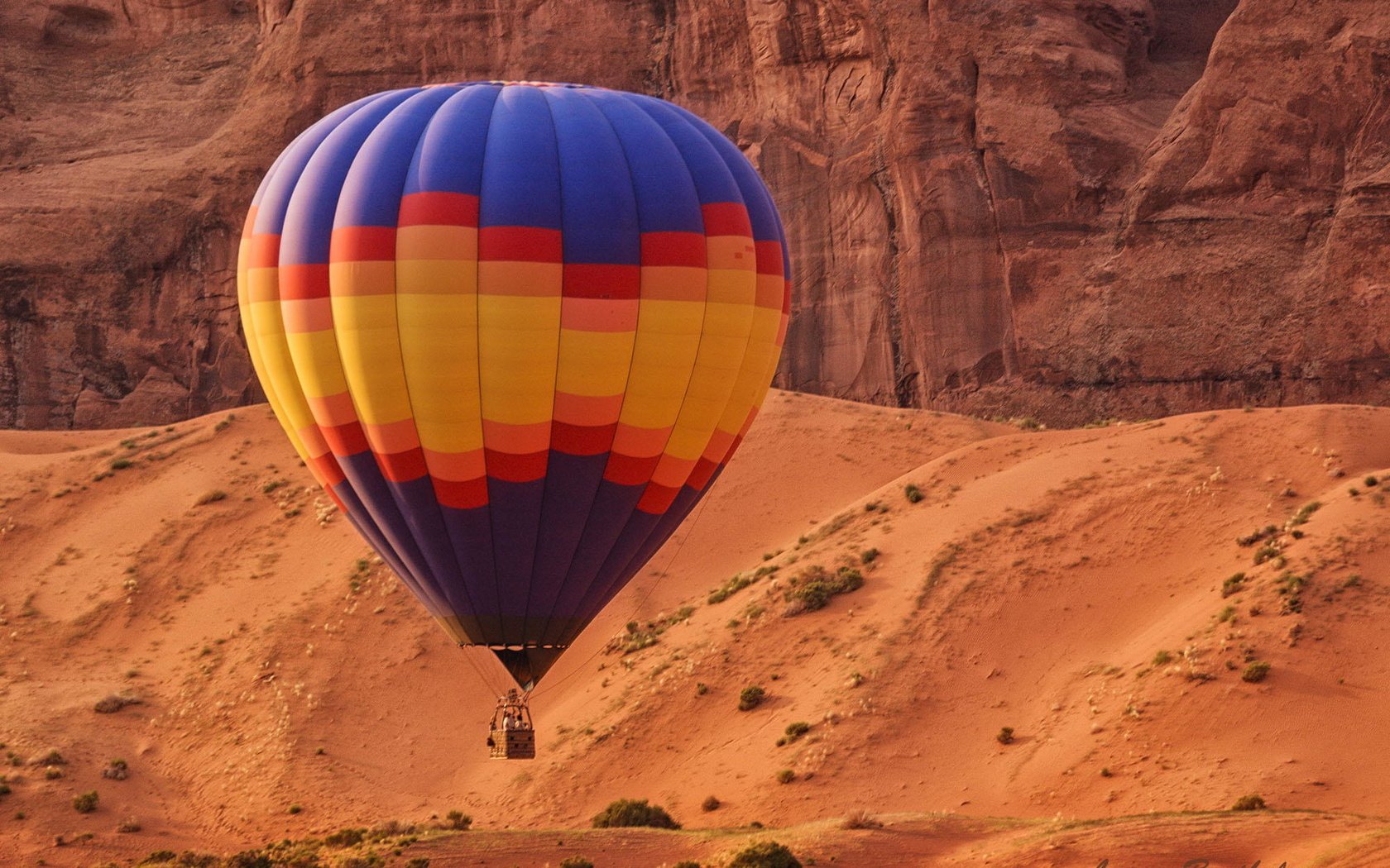 Обои скалы, полет, воздушный шар, rocks, flight, balloon разрешение 2000x1330 Загрузить