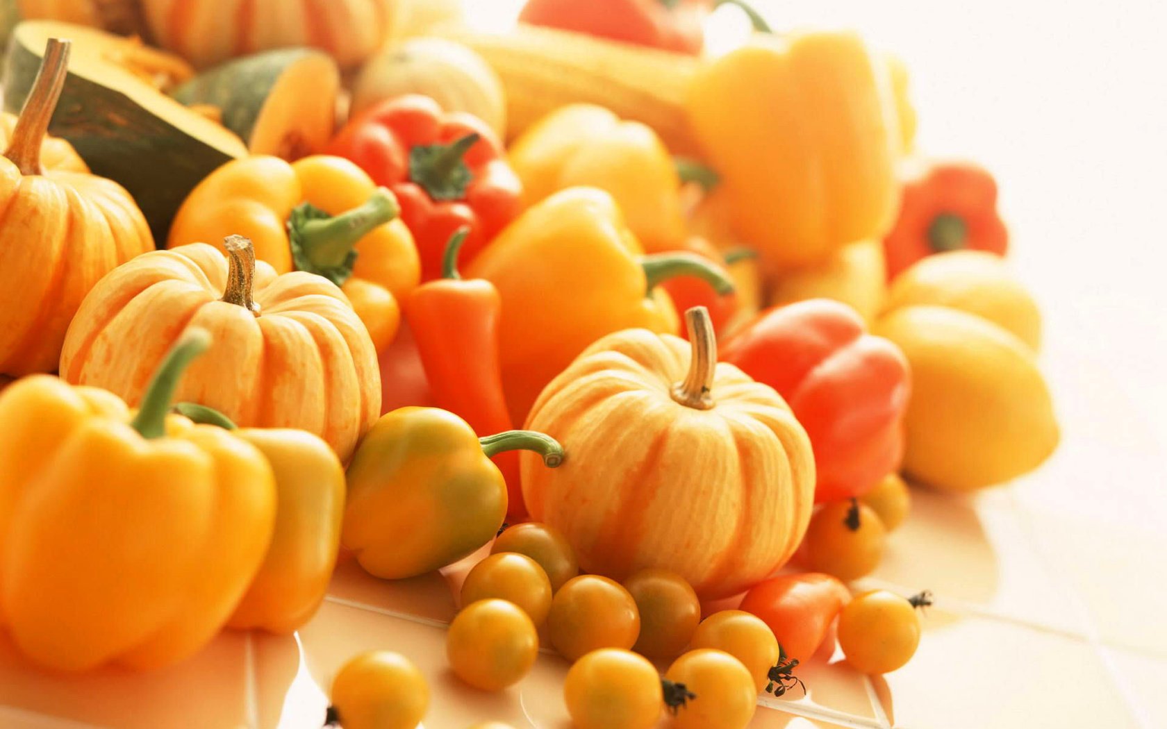 Обои овощи, помидоры, тыква, перец, vegetables, tomatoes, pumpkin, pepper разрешение 1920x1363 Загрузить