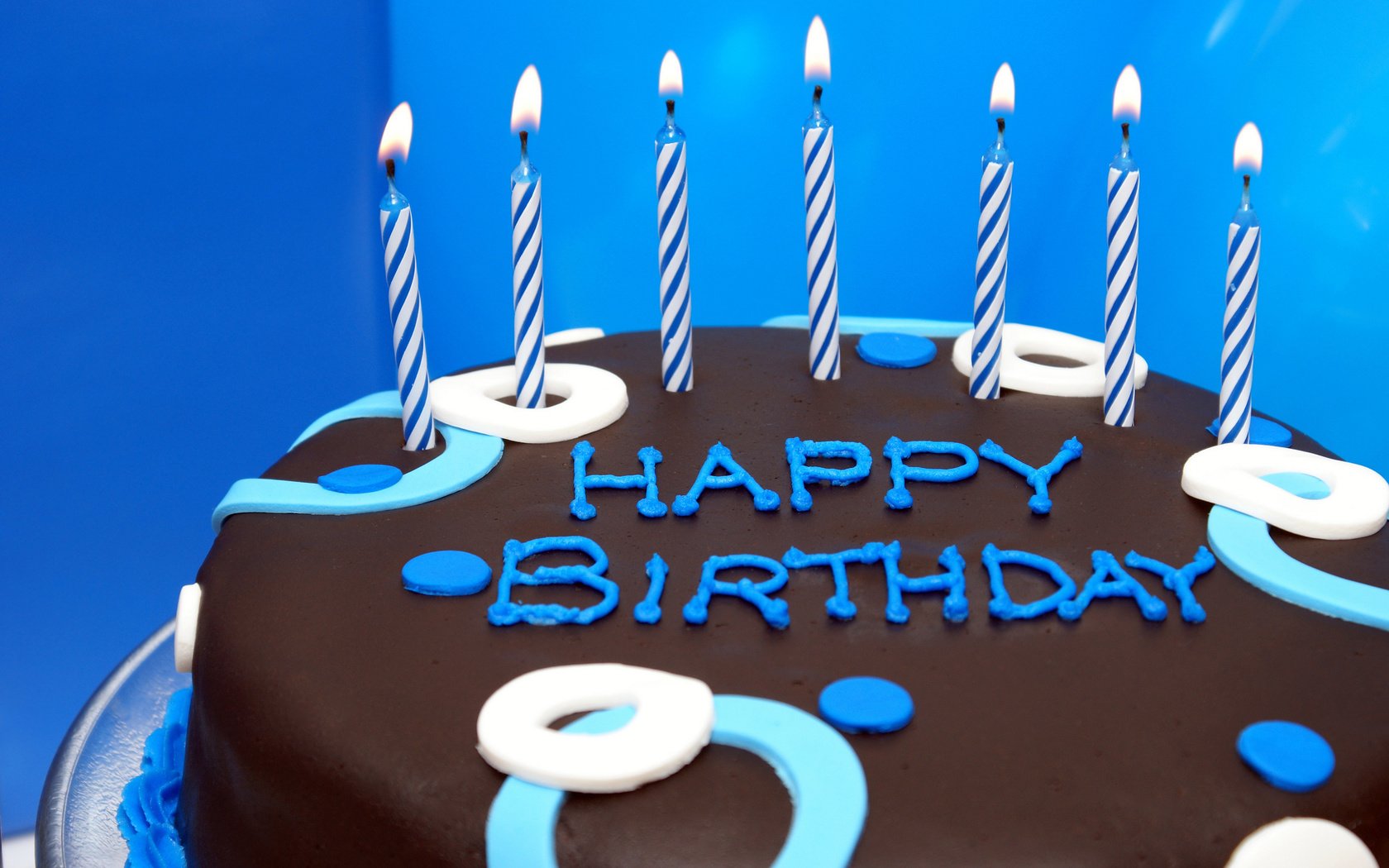 Обои свечи, шоколад, сладкое, день рождения, торт, десерт, глазурь, candles, chocolate, sweet, birthday, cake, dessert, glaze разрешение 4400x2946 Загрузить