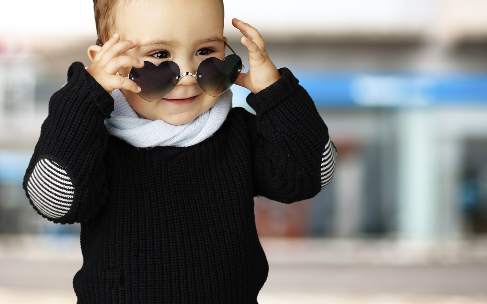 Обои дети, улица, ребенок, мальчик, солнечные очки, пацан, children, street, child, boy, sunglasses, kid разрешение 7872x5350 Загрузить