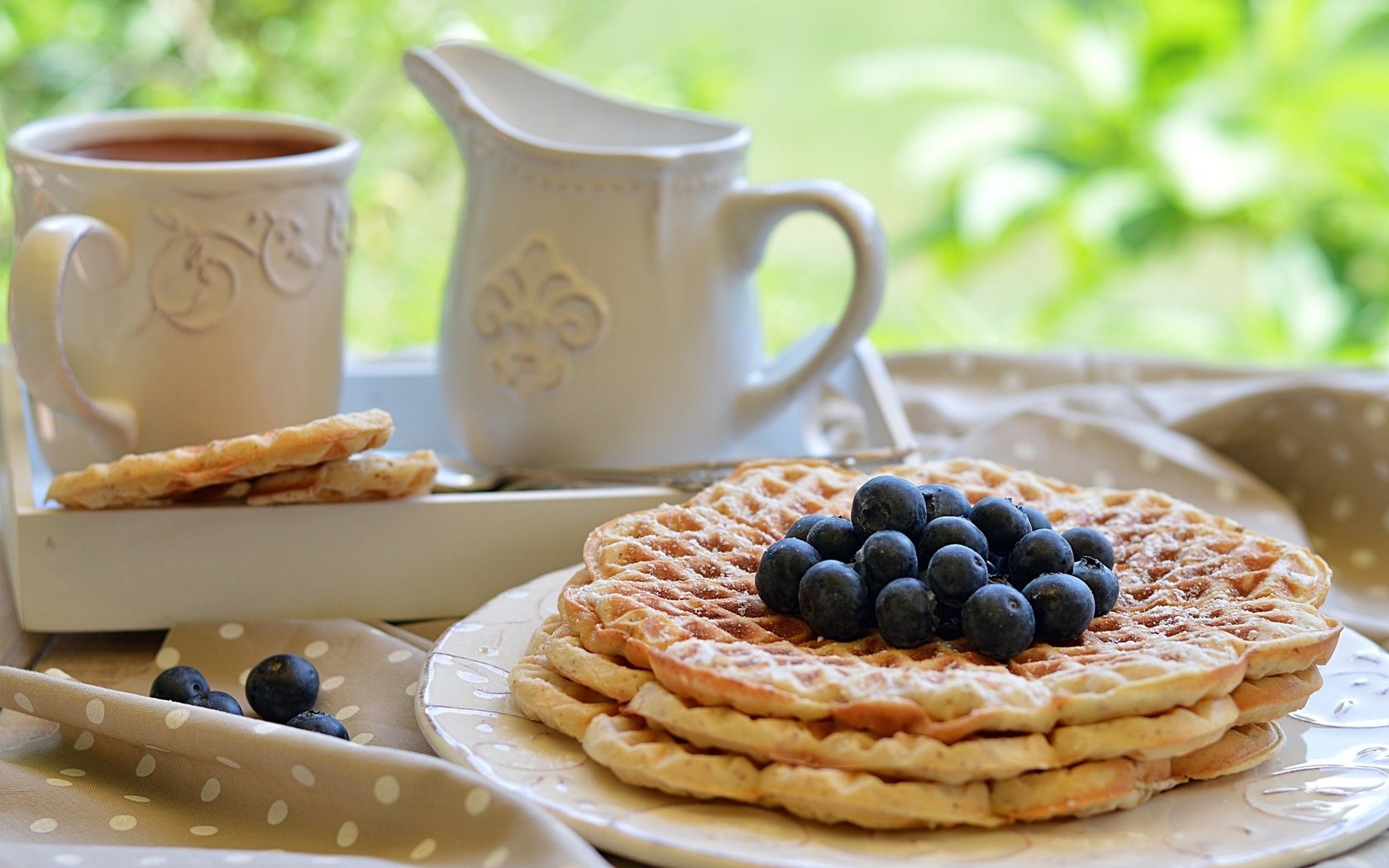 Обои кофе, ягоды, черника, завтрак, вафли, coffee, berries, blueberries, breakfast, waffles разрешение 2048x1339 Загрузить