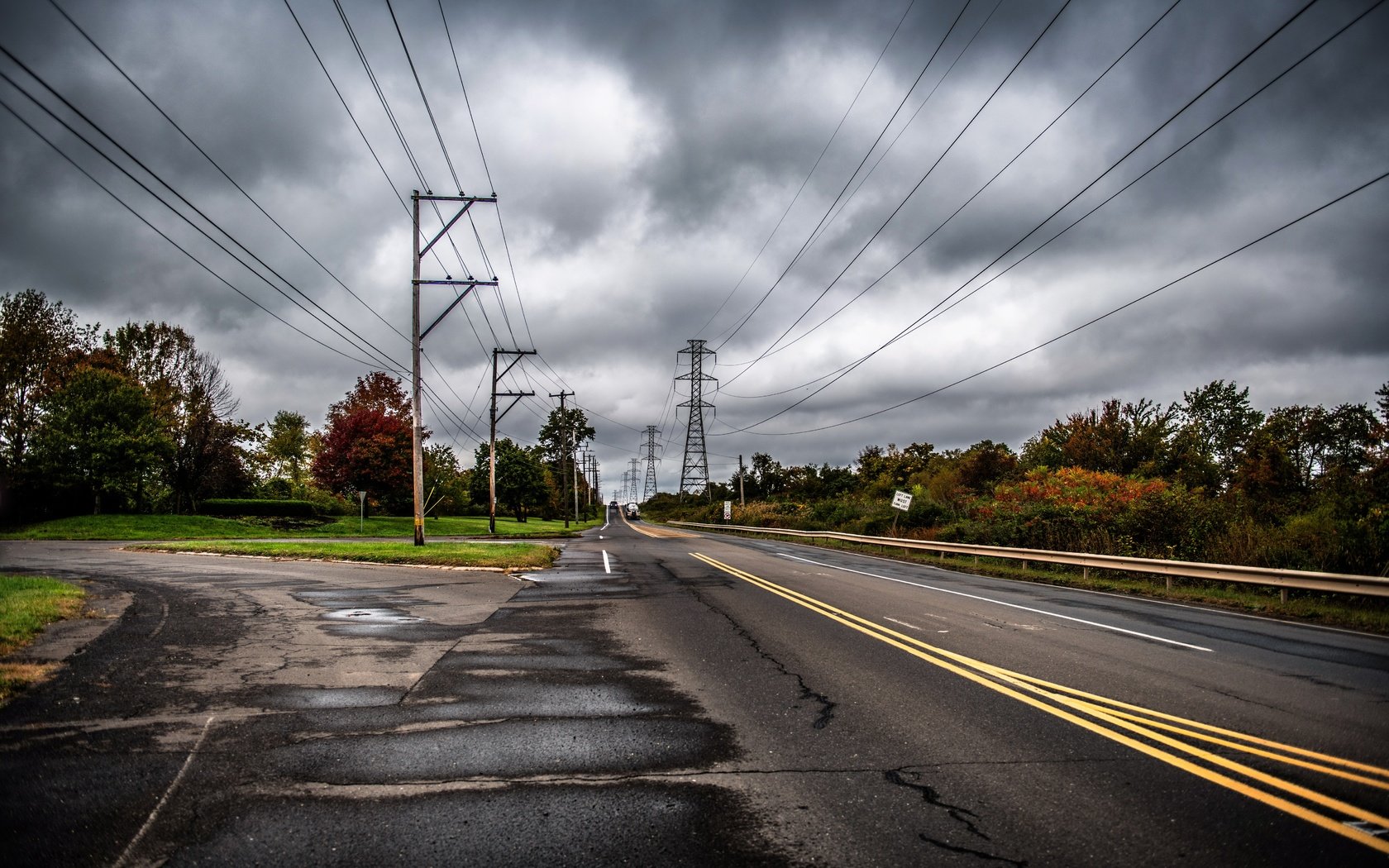 Обои дорога, природа, лэп, road, nature, power lines разрешение 6144x4096 Загрузить