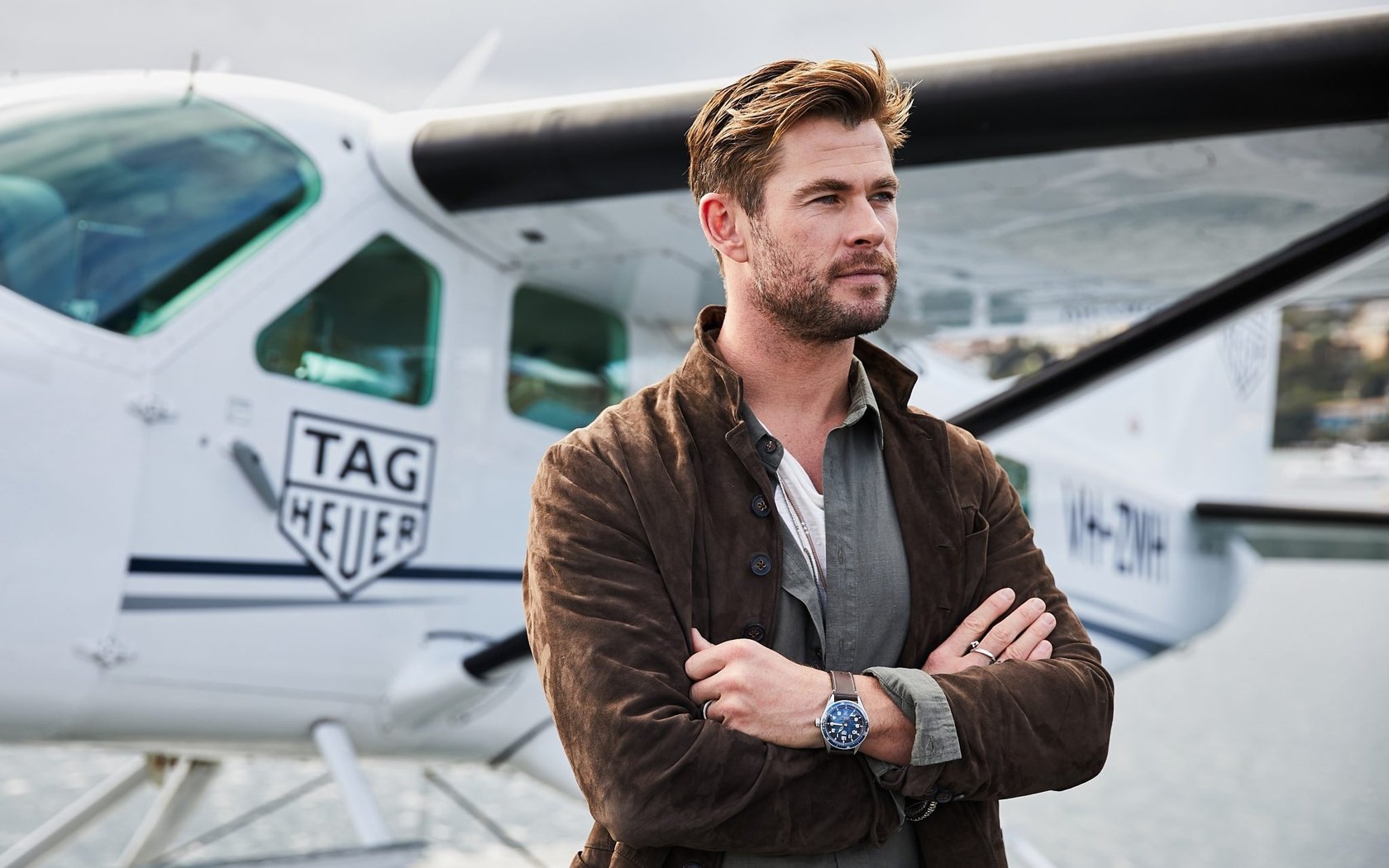 Обои поза, взгляд, актёр, часы, крис хемсворт, tag heuer, pose, look, actor, watch, chris hemsworth разрешение 2048x1365 Загрузить