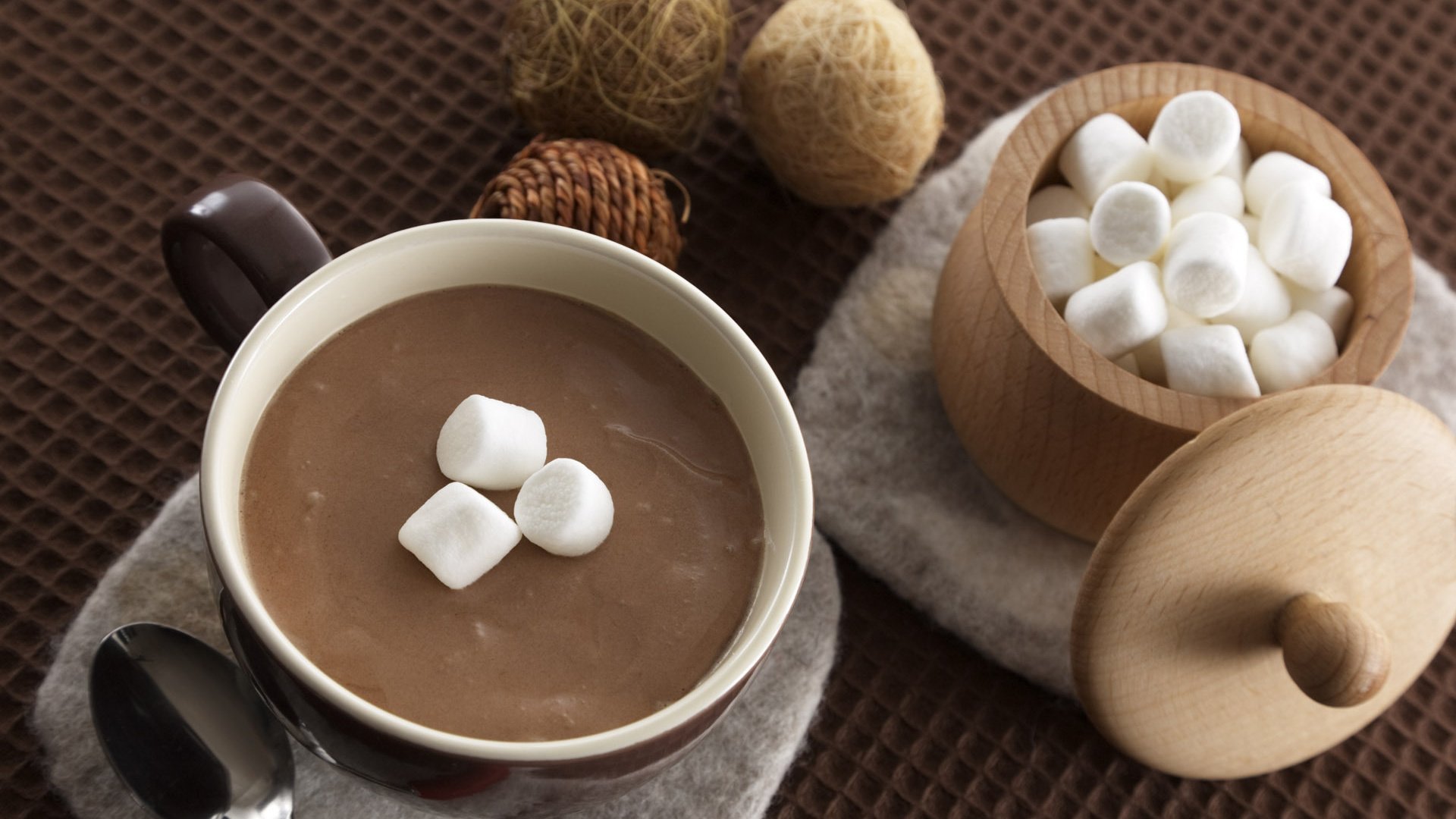 Обои чашка, зефир, ложка, горячий шоколад, маршмеллоу, cup, marshmallows, spoon, hot chocolate разрешение 1920x1200 Загрузить