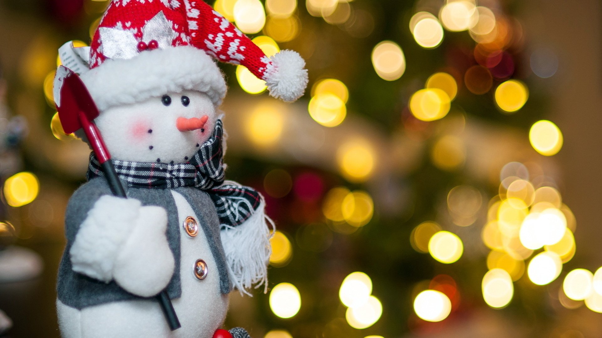 Обои огни, новый год, снеговик, праздник, рождество, новогодние украшения, lights, new year, snowman, holiday, christmas, christmas decorations разрешение 1920x1200 Загрузить