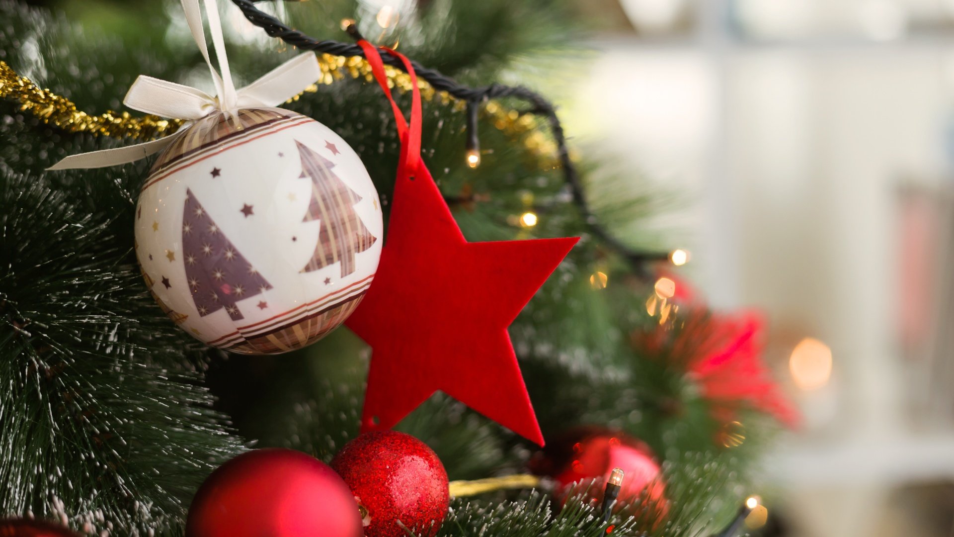 Обои новый год, елка, шары, рождество, xmas, декорация, счастливого рождества, holiday celebration, new year, tree, balls, christmas, decoration, merry christmas разрешение 5472x3648 Загрузить