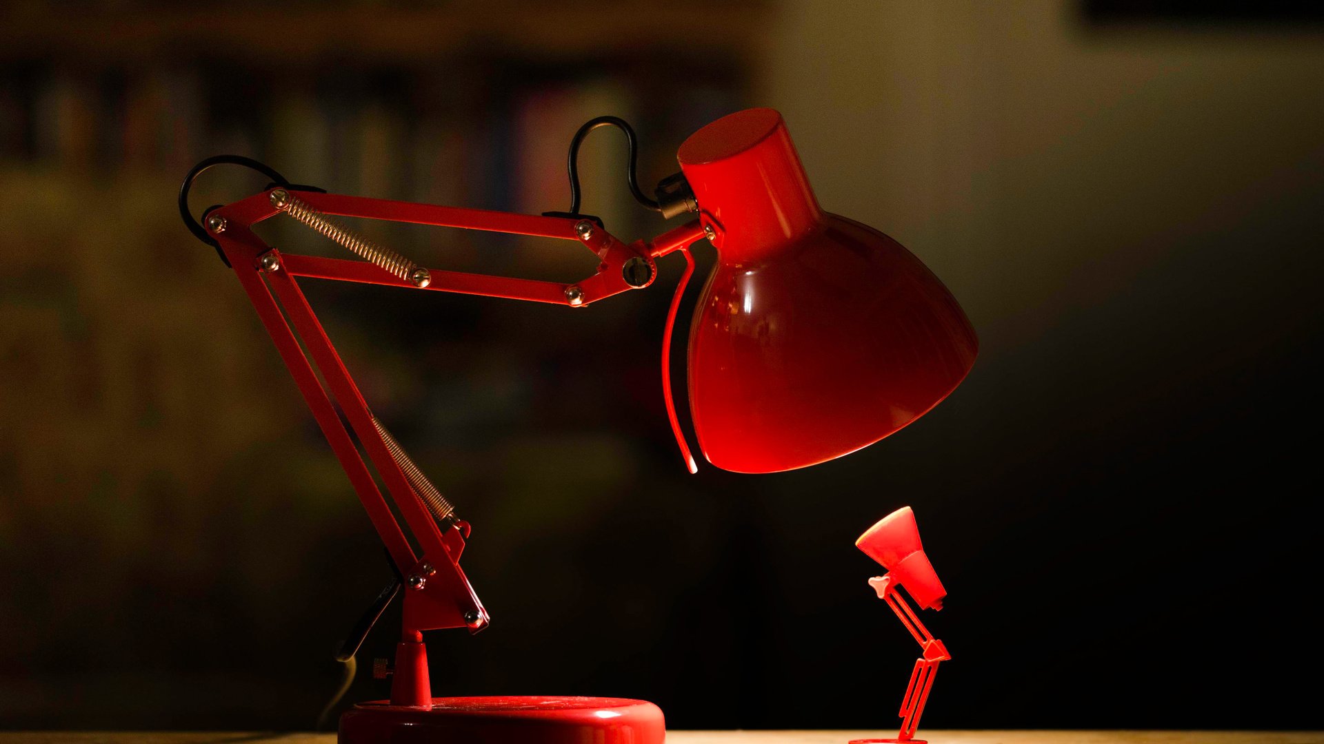 Обои лампа, стол, лампочка, настольная лампа, светильникм, lamp, table, light bulb, table lamp, svetilnik разрешение 4625x3063 Загрузить
