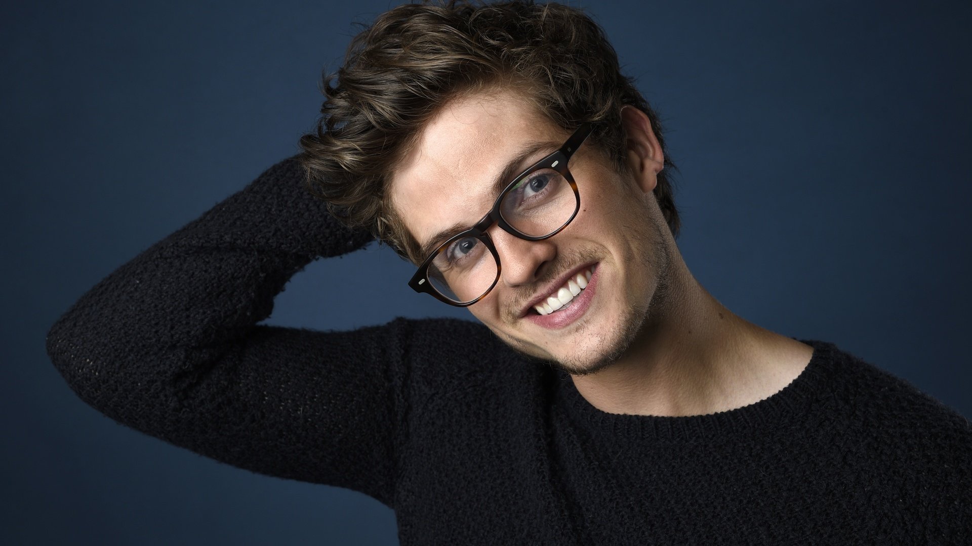 Обои улыбка, очки, актёр, дэниэл шарман, smile, glasses, actor, daniel sharman разрешение 4568x3007 Загрузить