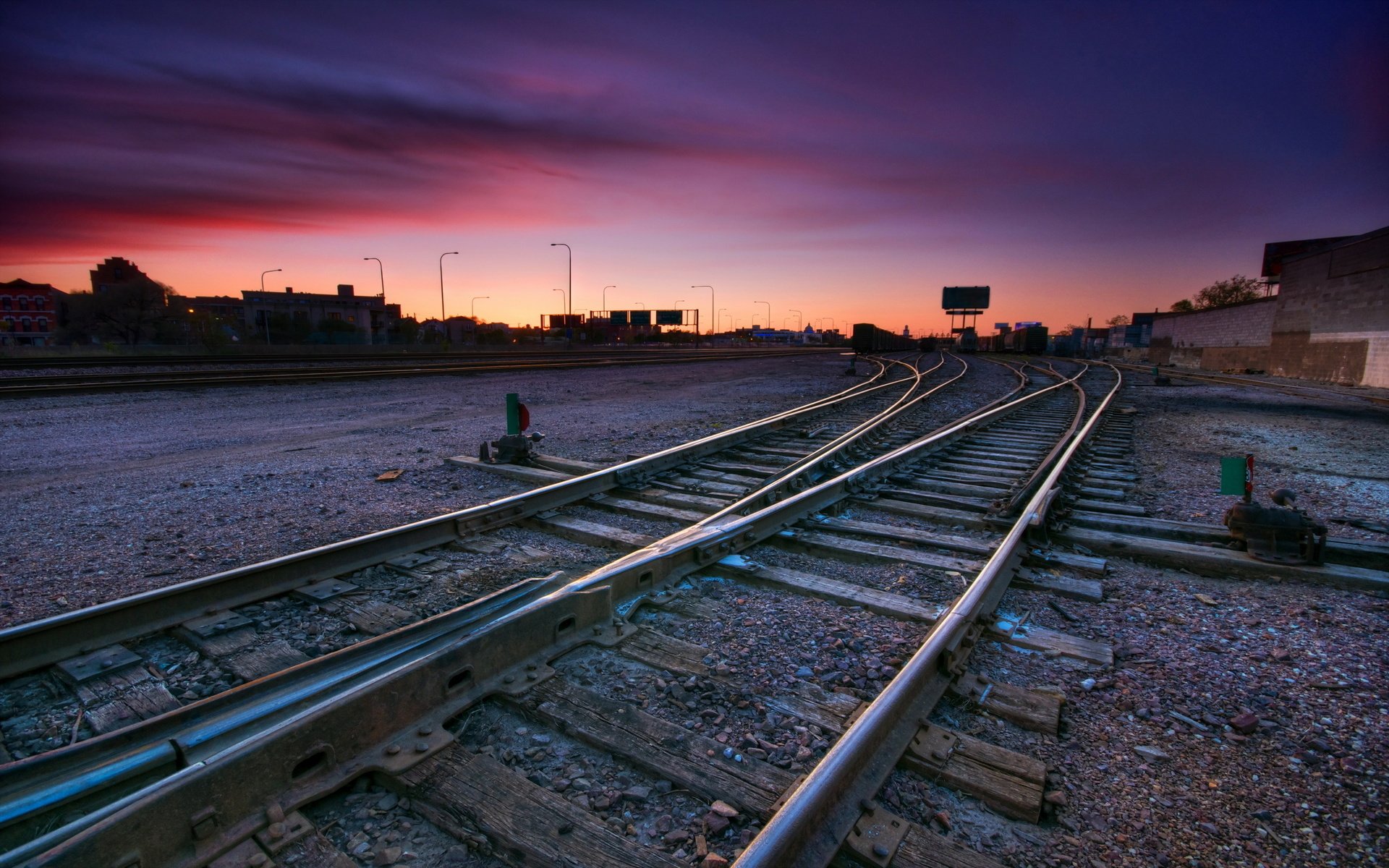 Обои железная дорога, рельсы, закат, город, railroad, rails, sunset, the city разрешение 2560x1600 Загрузить