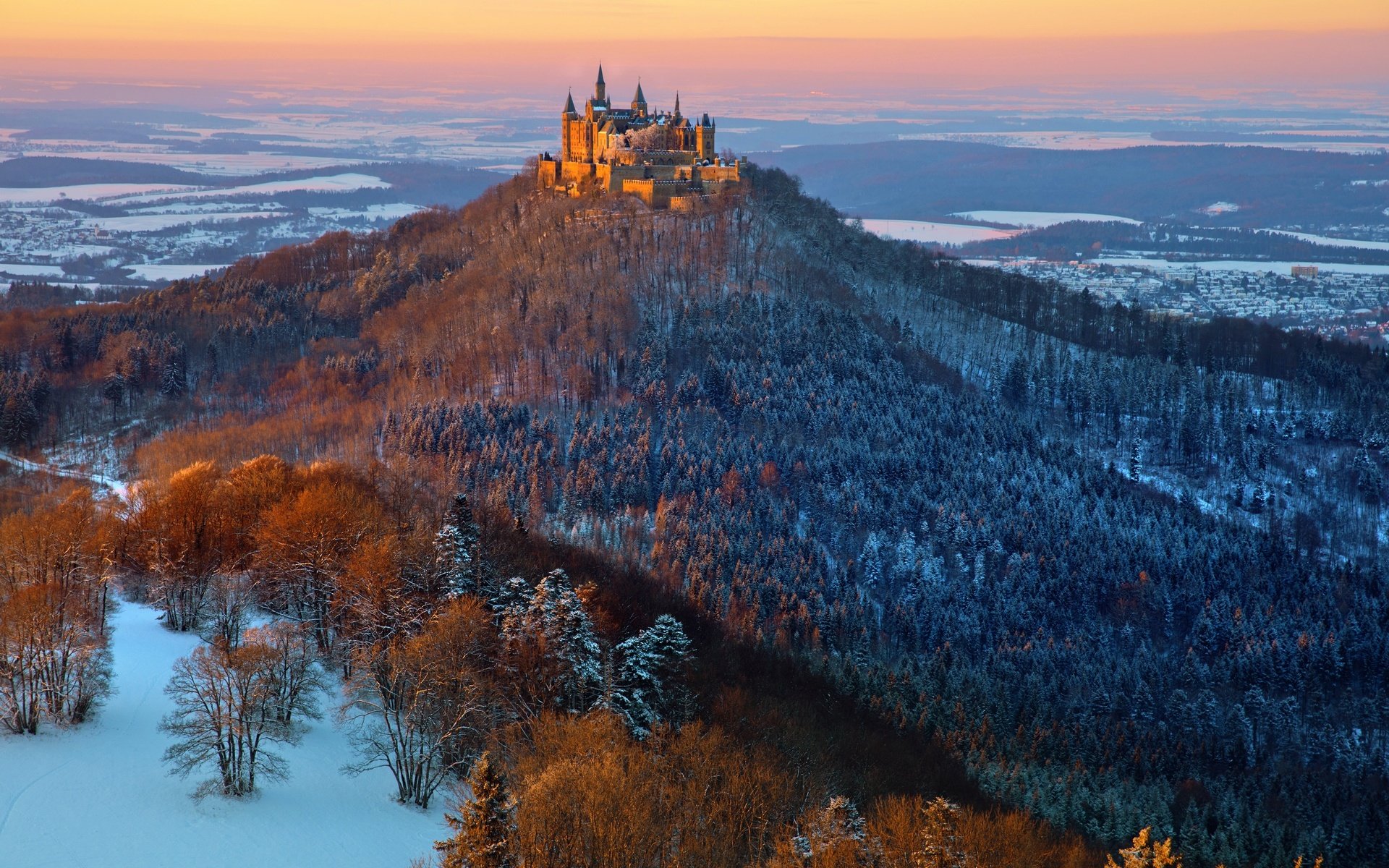 Обои замок, зимнее настроение, hohenzollern, гогенцоллерн в зимний период, castle, winter mood, hohenzollern in winter разрешение 2500x1627 Загрузить
