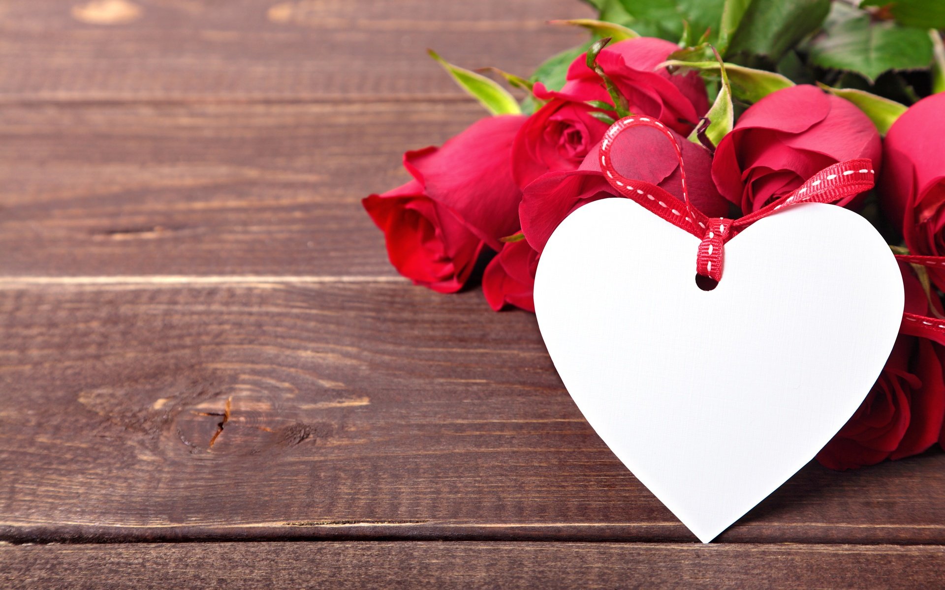 Обои цветы, valentine`s day, розы, сердце, букет, романтик, дерева, роз, влюбленная, сердечка, flowers, valentine's day, roses, heart, bouquet, romantic, wood, love разрешение 4251x2834 Загрузить