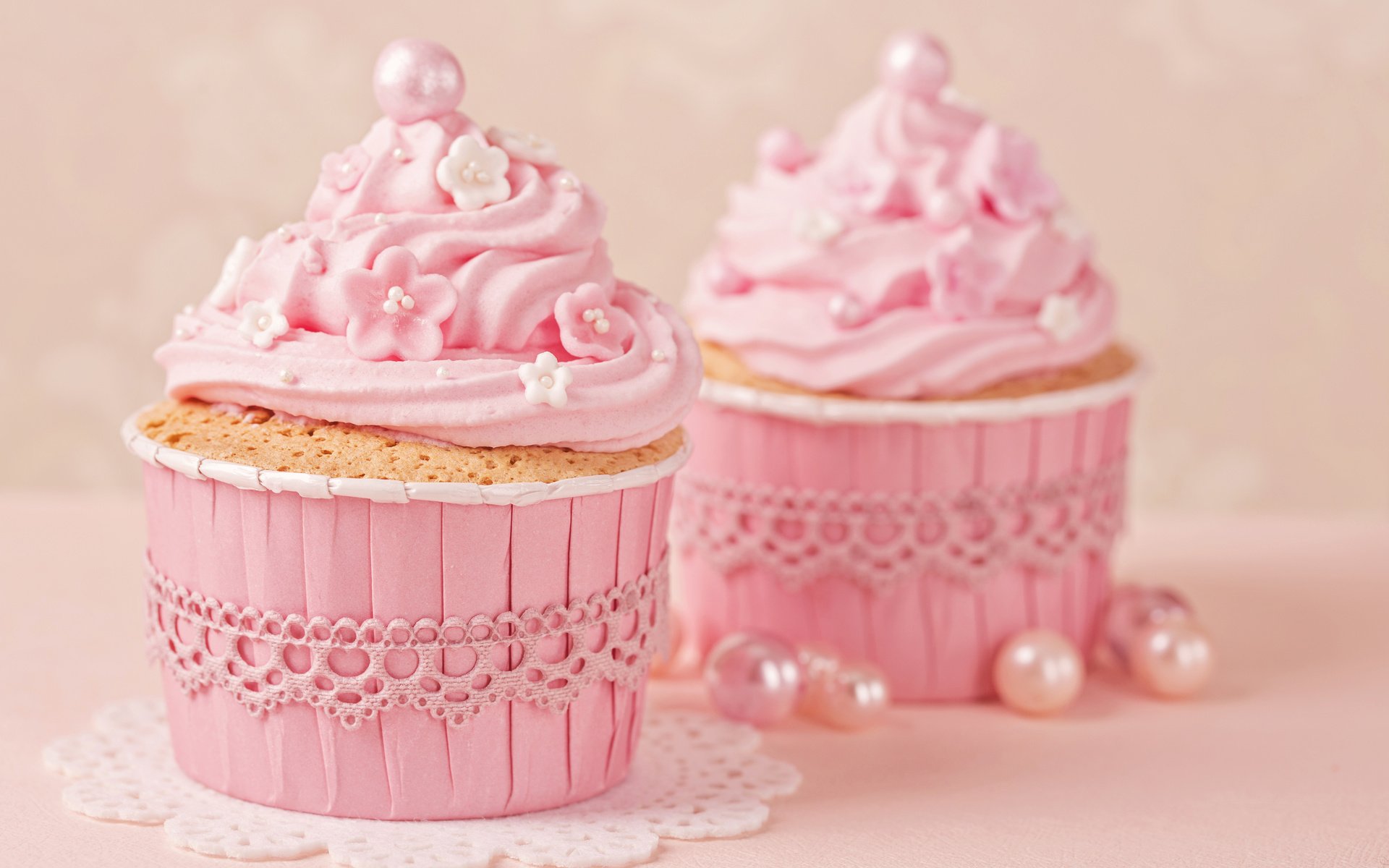 Обои pink-delicate-baby-cupcake разрешение 5760x3840 Загрузить