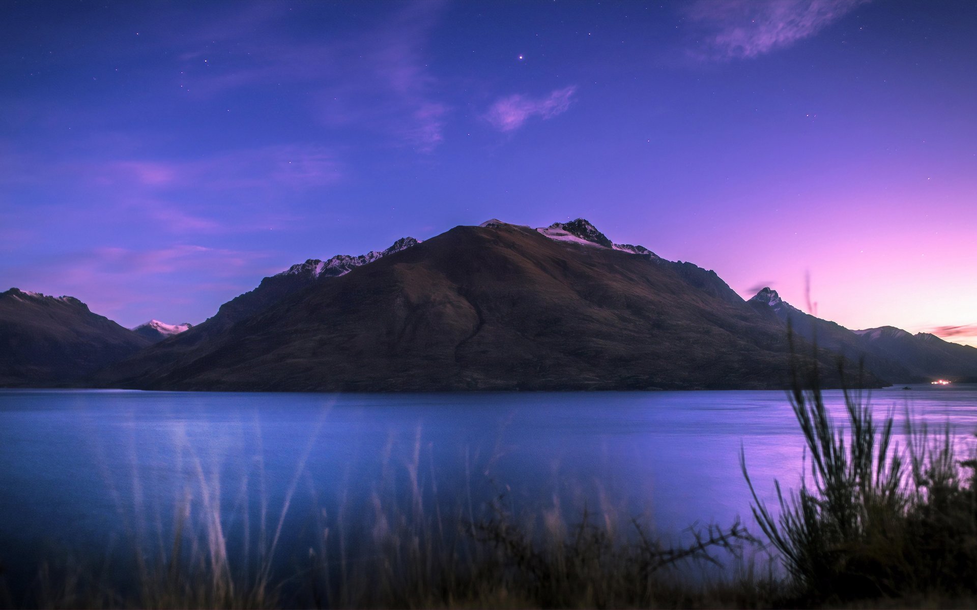 Обои трава, озеро, закат, гора, новая зеландия, каньен, wakatipu lake, уакатипу, grass, lake, sunset, mountain, new zealand, canyon разрешение 3840x2160 Загрузить