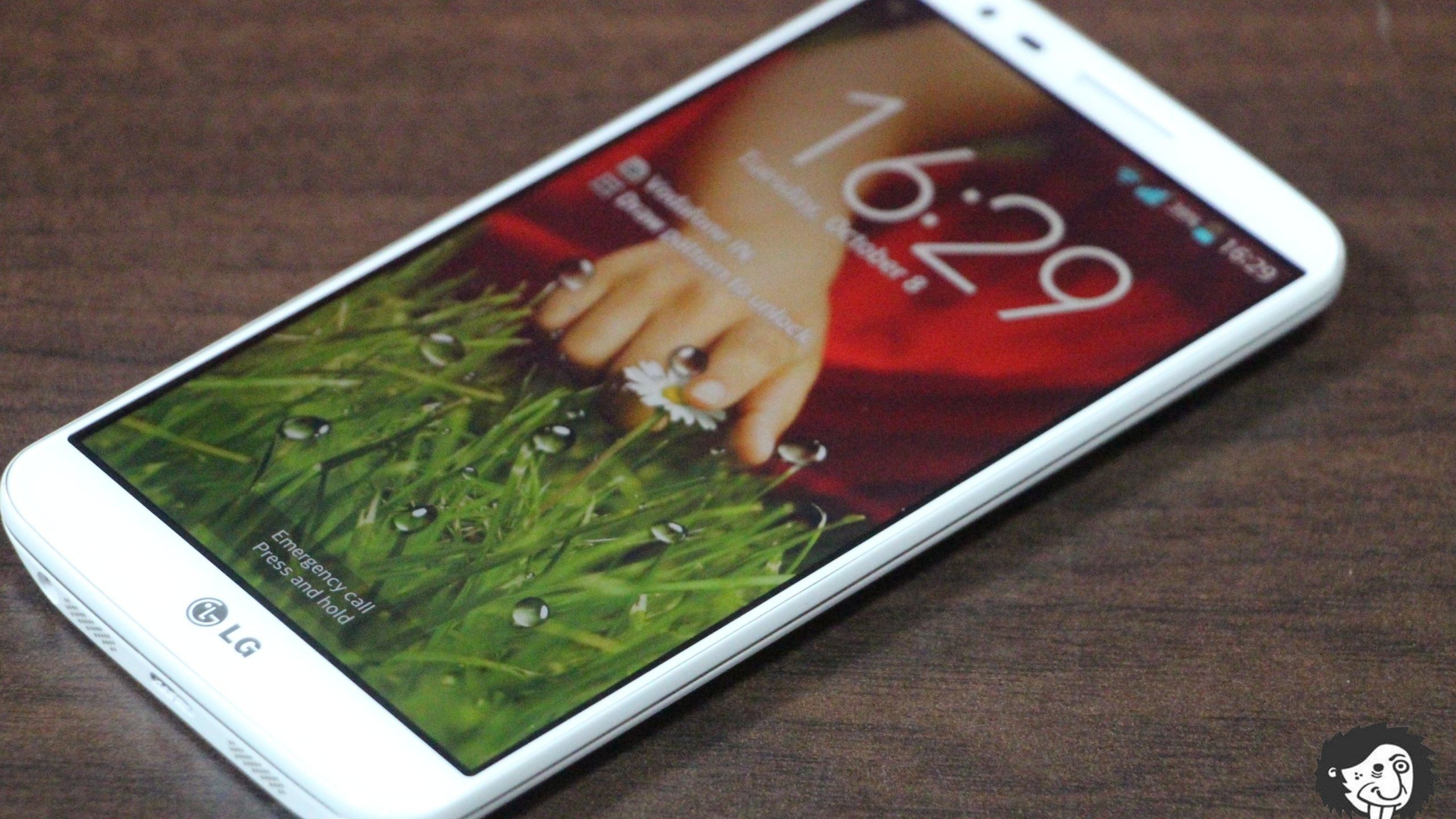 Обои белый lg g2, white lg g2 разрешение 2560x1600 Загрузить