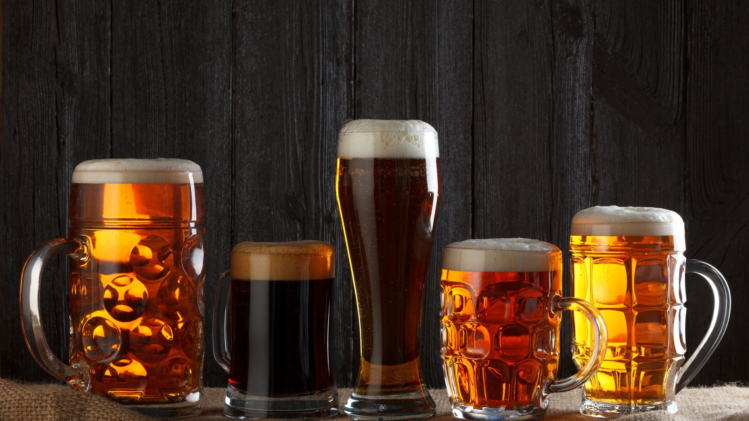 Обои пиво, пивные кружки, алкогольные напитки, beer, beer mugs, alcoholic beverages разрешение 2880x1920 Загрузить