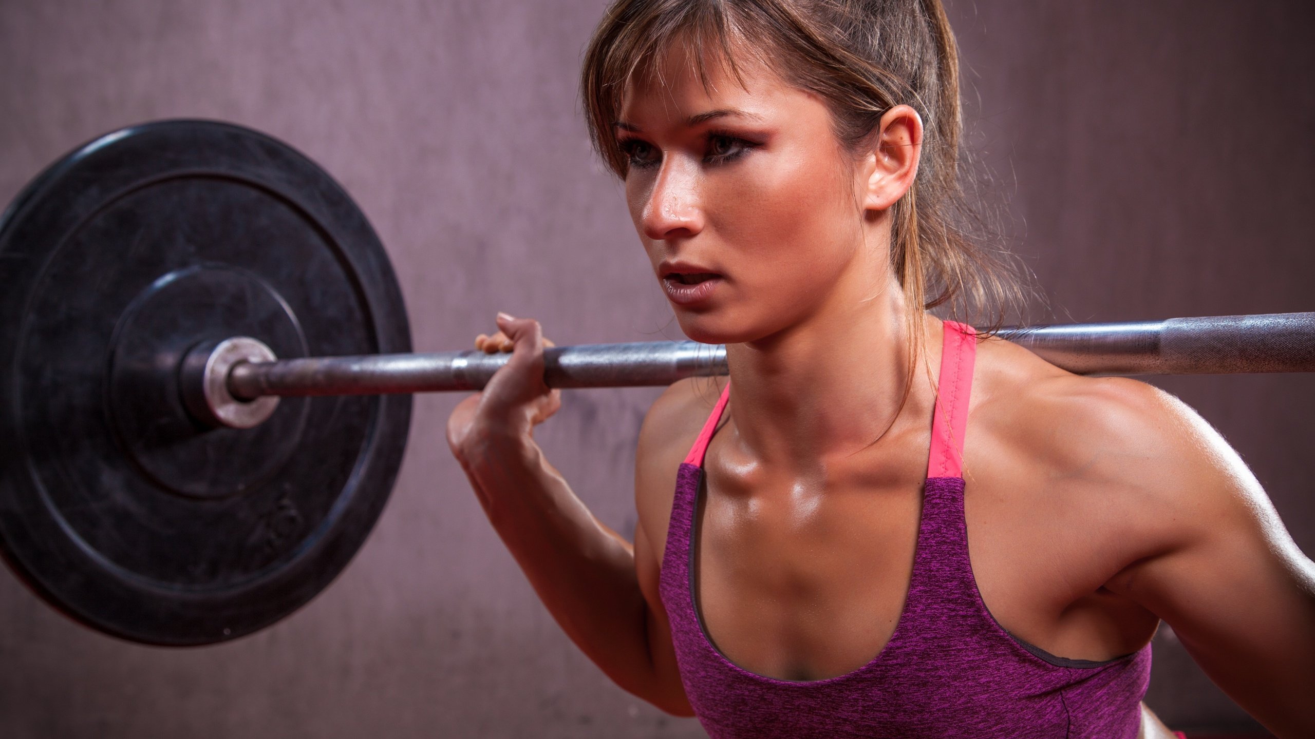 Обои девушка, техника, концентрация, тяжелая атлетика, girl, technique, concentration, weightlifting разрешение 2880x1920 Загрузить