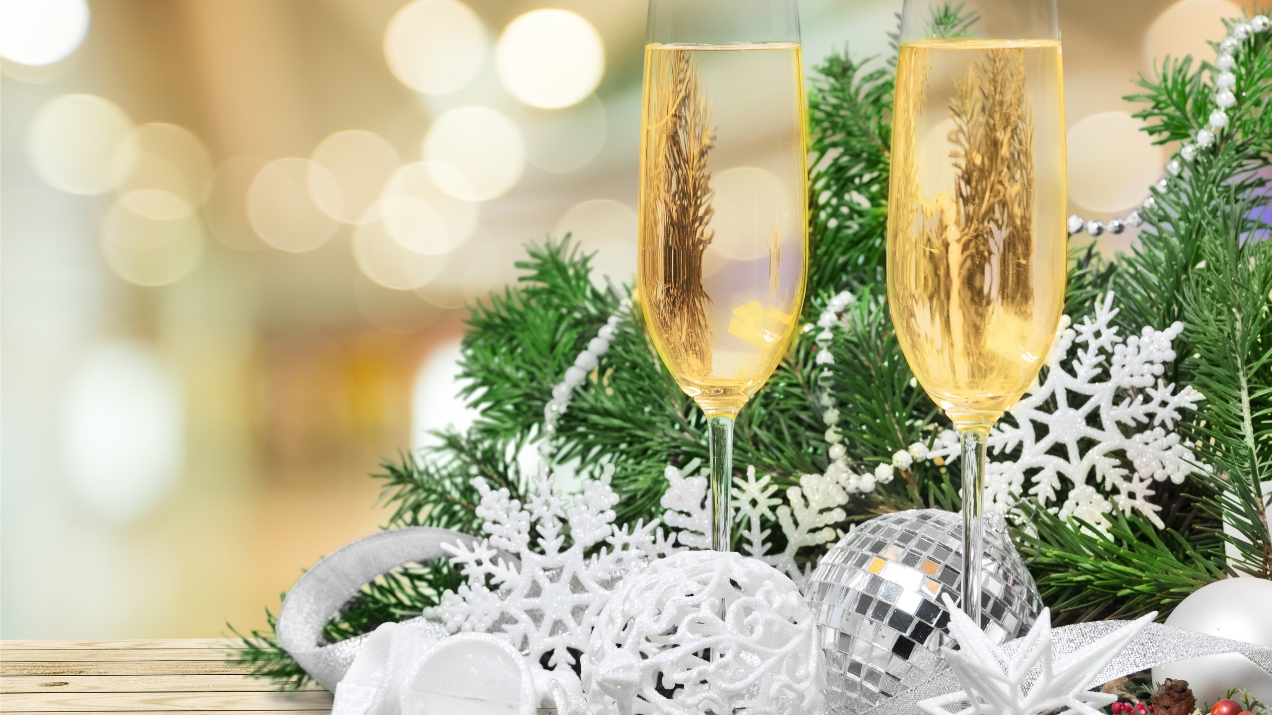 Обои новый год, елка, бокалы, рождество, шампанское, декорация, встреча нового года, довольная, new year, tree, glasses, christmas, champagne, decoration, happy разрешение 4900x3694 Загрузить