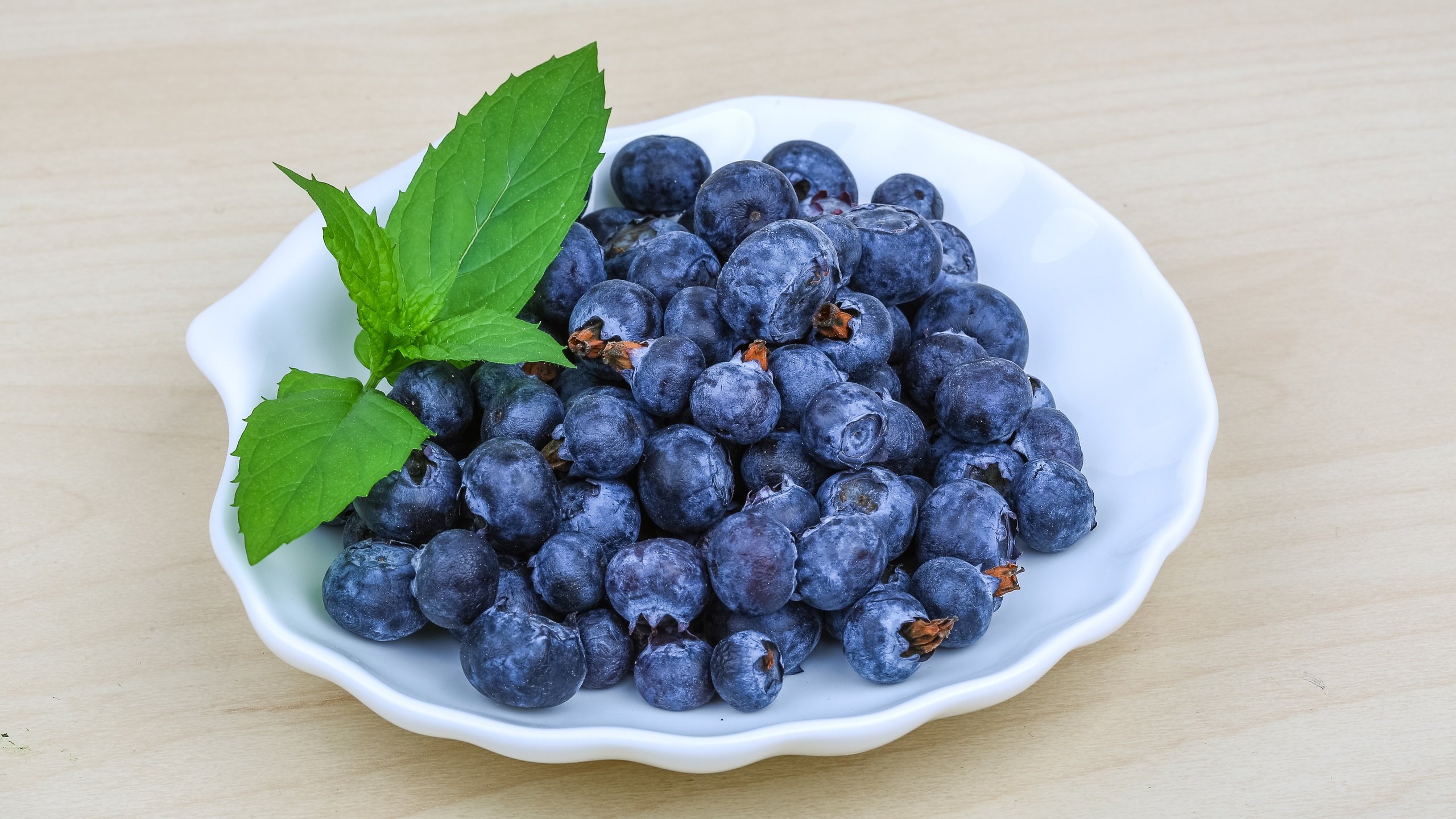 Обои ягоды, лесные ягоды, черника, голубика, парное, черничный, berries, blueberries, fresh, blueberry разрешение 5096x3468 Загрузить