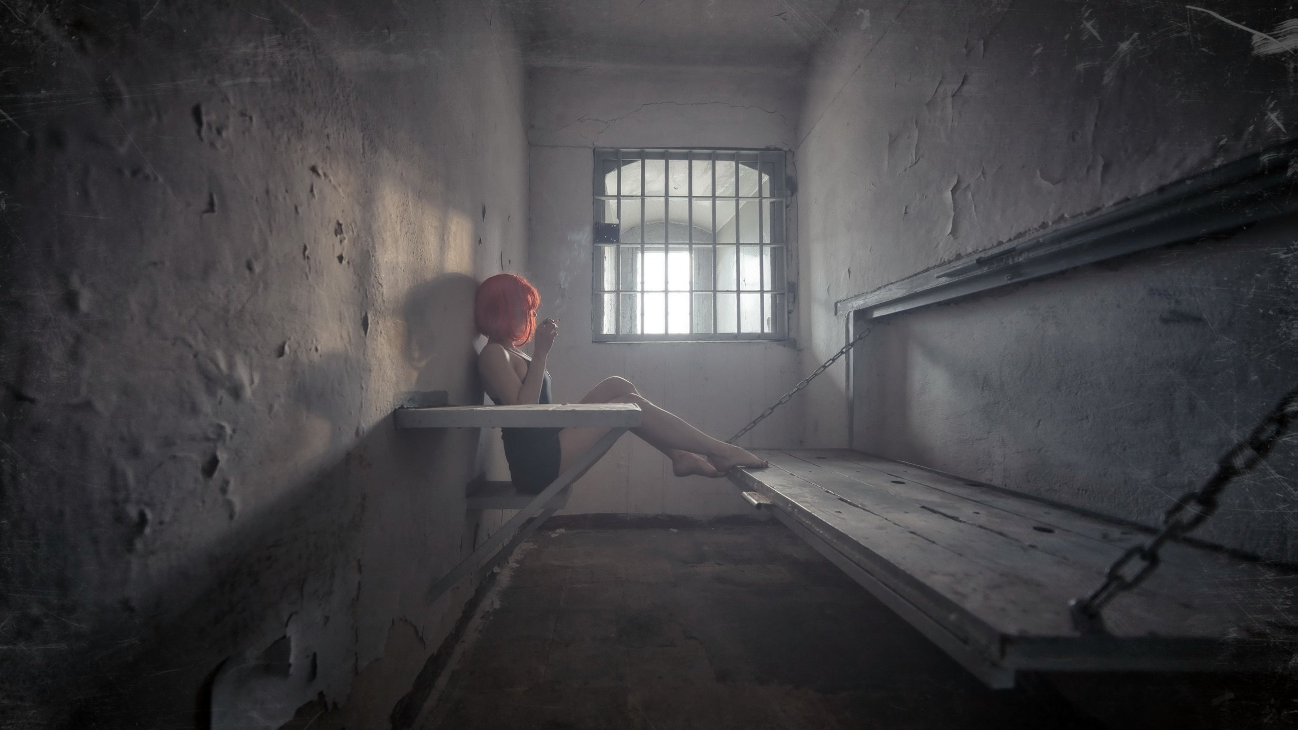 Обои девушка, тюрьма, камера, girl, prison, camera разрешение 2560x1606 Загрузить